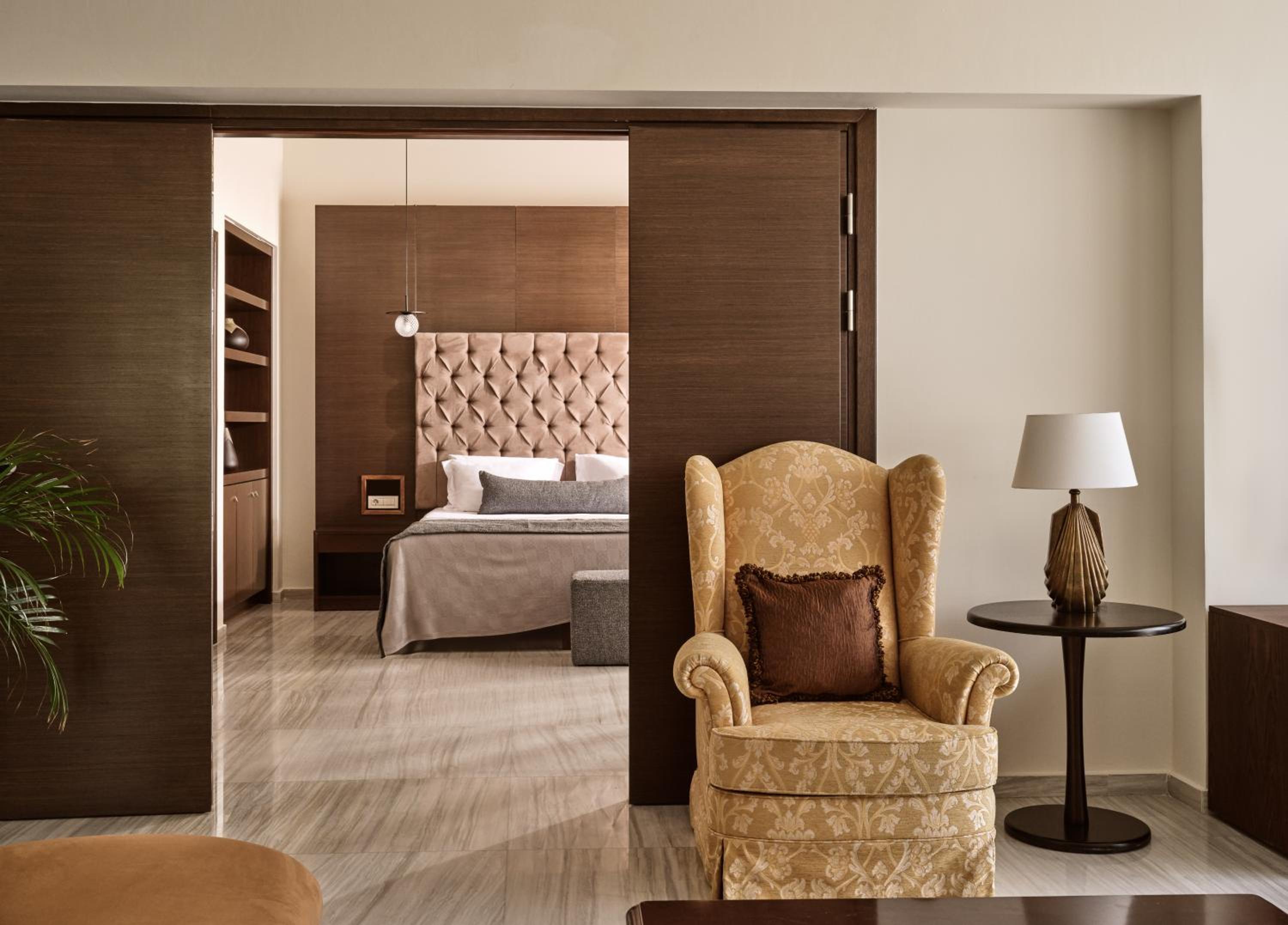 Royal Luxury Suite Sea Front with Private Pool thumbnail 5