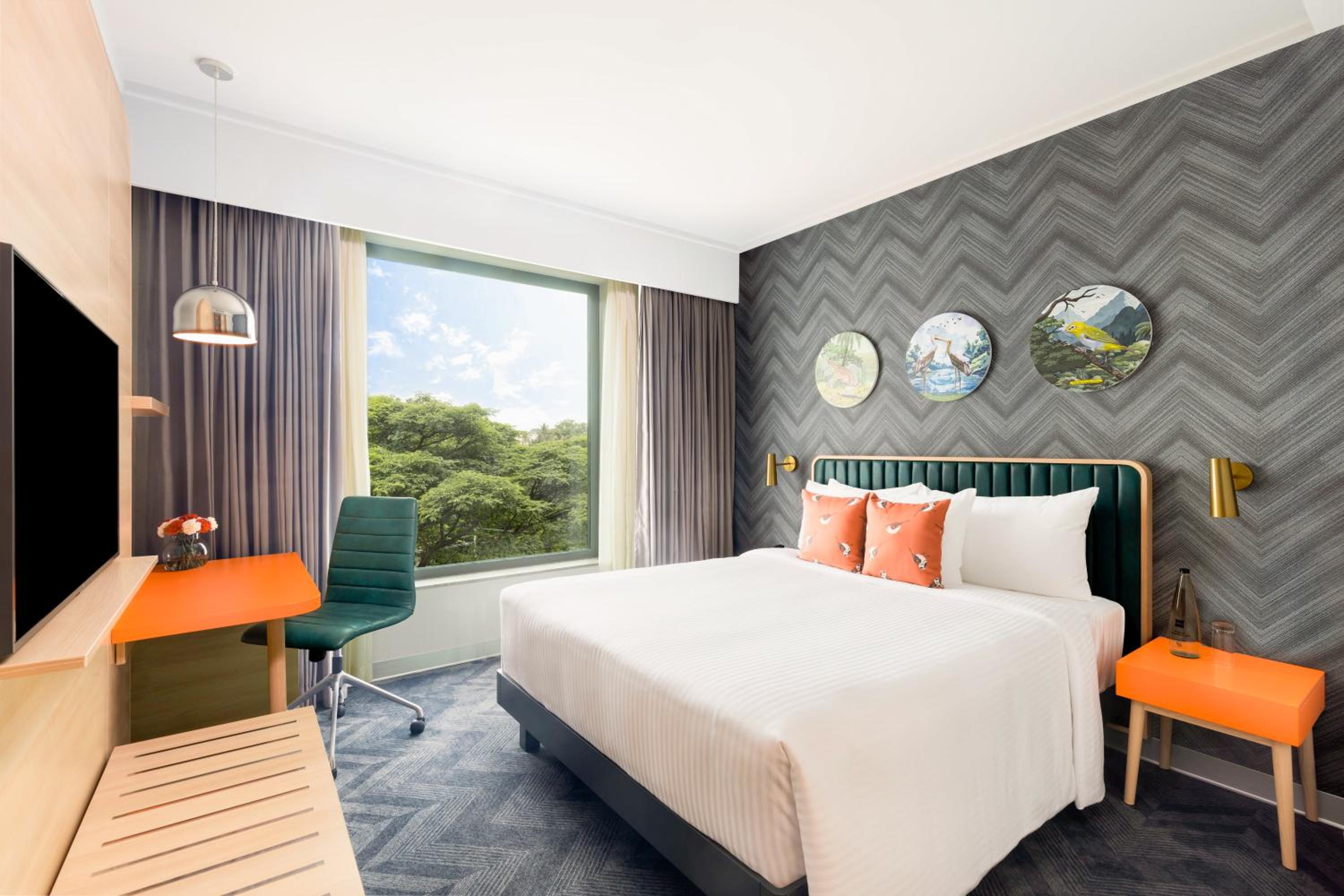 Standard Room with 1 Queen Bed with 10% discount on SPA,Happy Hours 1+1 on IMFL at Flamingo Bar, Early checkin & Late Checkout (Subject to Availability) - Photo 5