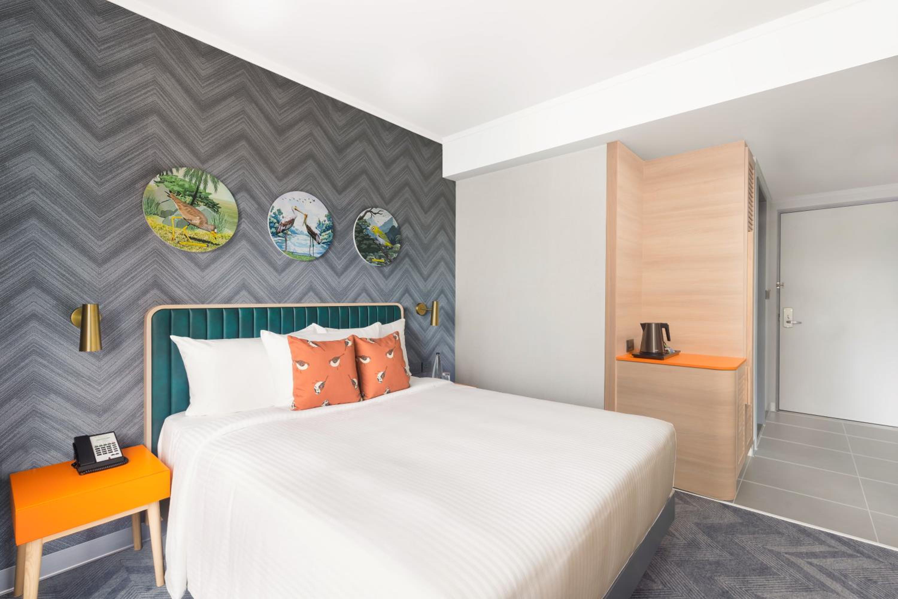 Standard Room with 1 Queen Bed with 10% discount on SPA,Happy Hours 1+1 on IMFL at Flamingo Bar, Early checkin & Late Checkout (Subject to Availability) - Photo 6
