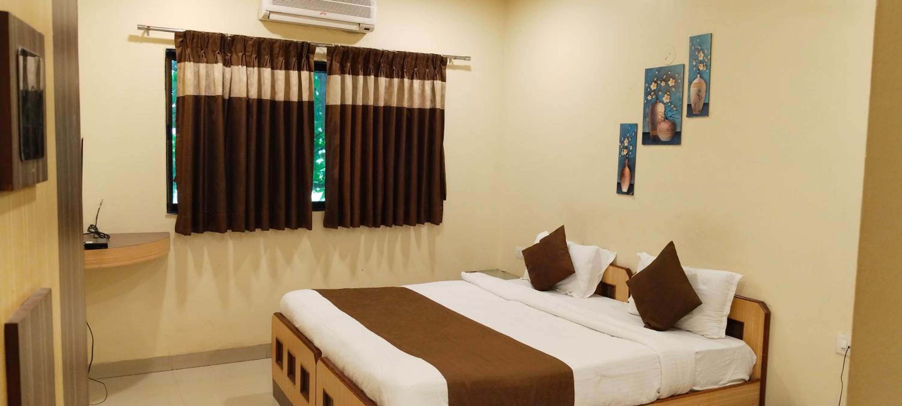 Deluxe Room - Photo 5