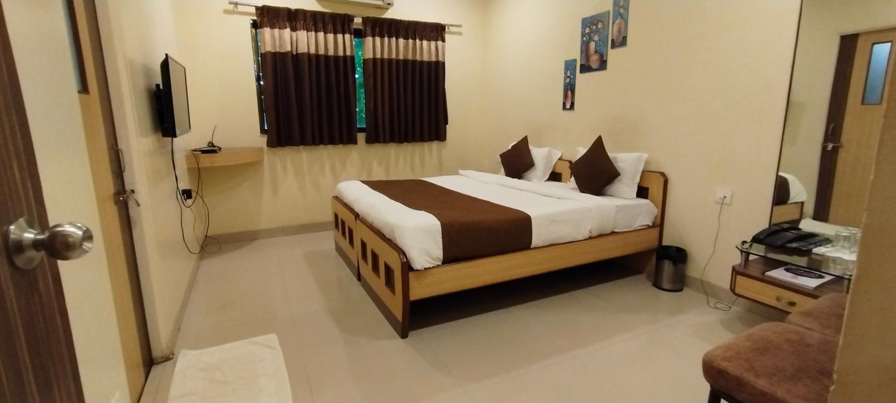 Deluxe Room - Photo 3