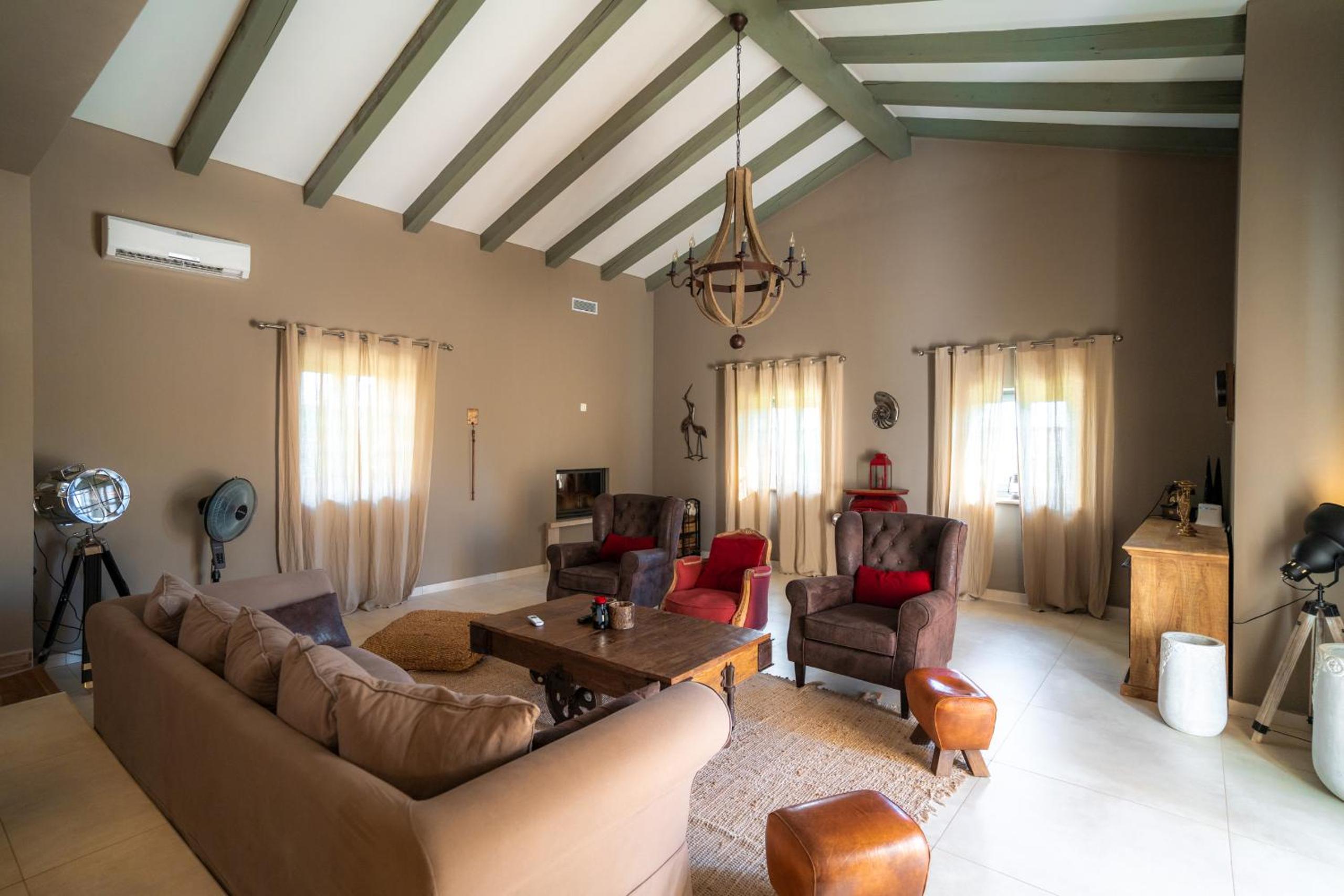 Villa photo 1