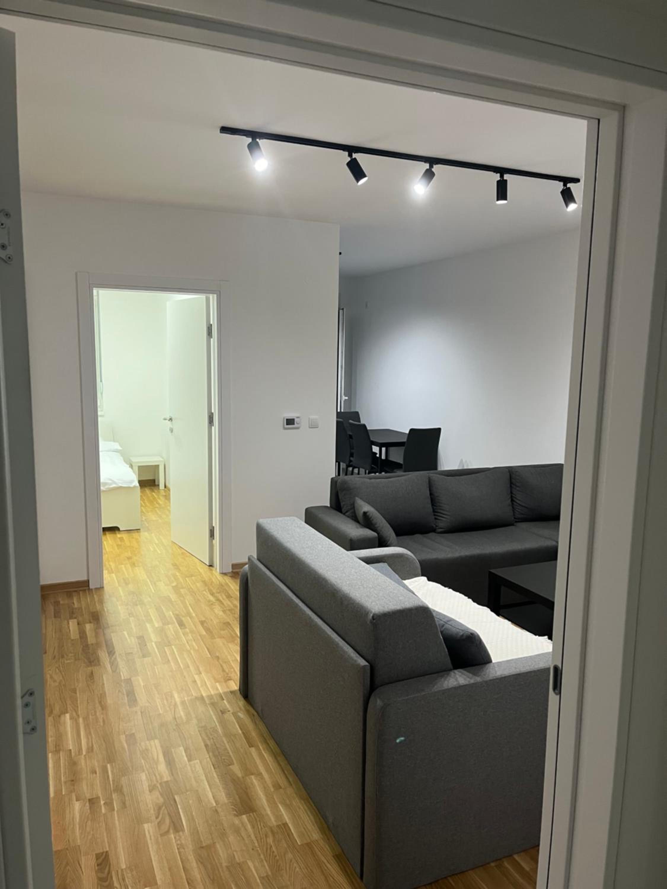 One-Bedroom Apartment photo 1