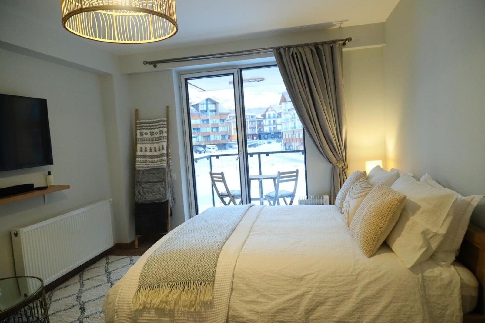 Studio Apartment