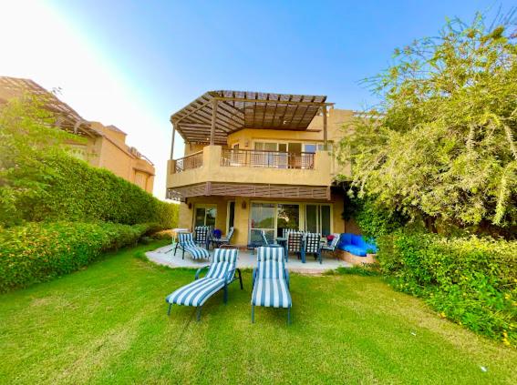 Villa with Garden View