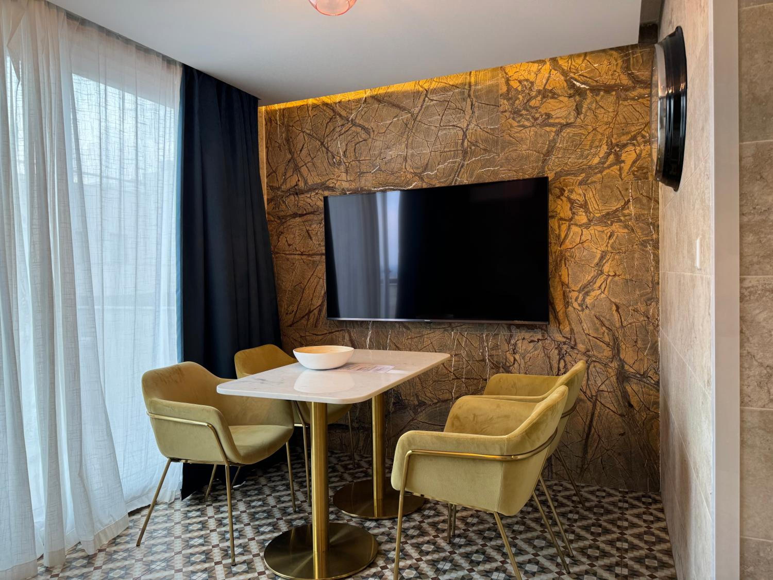 Estudio con terraza