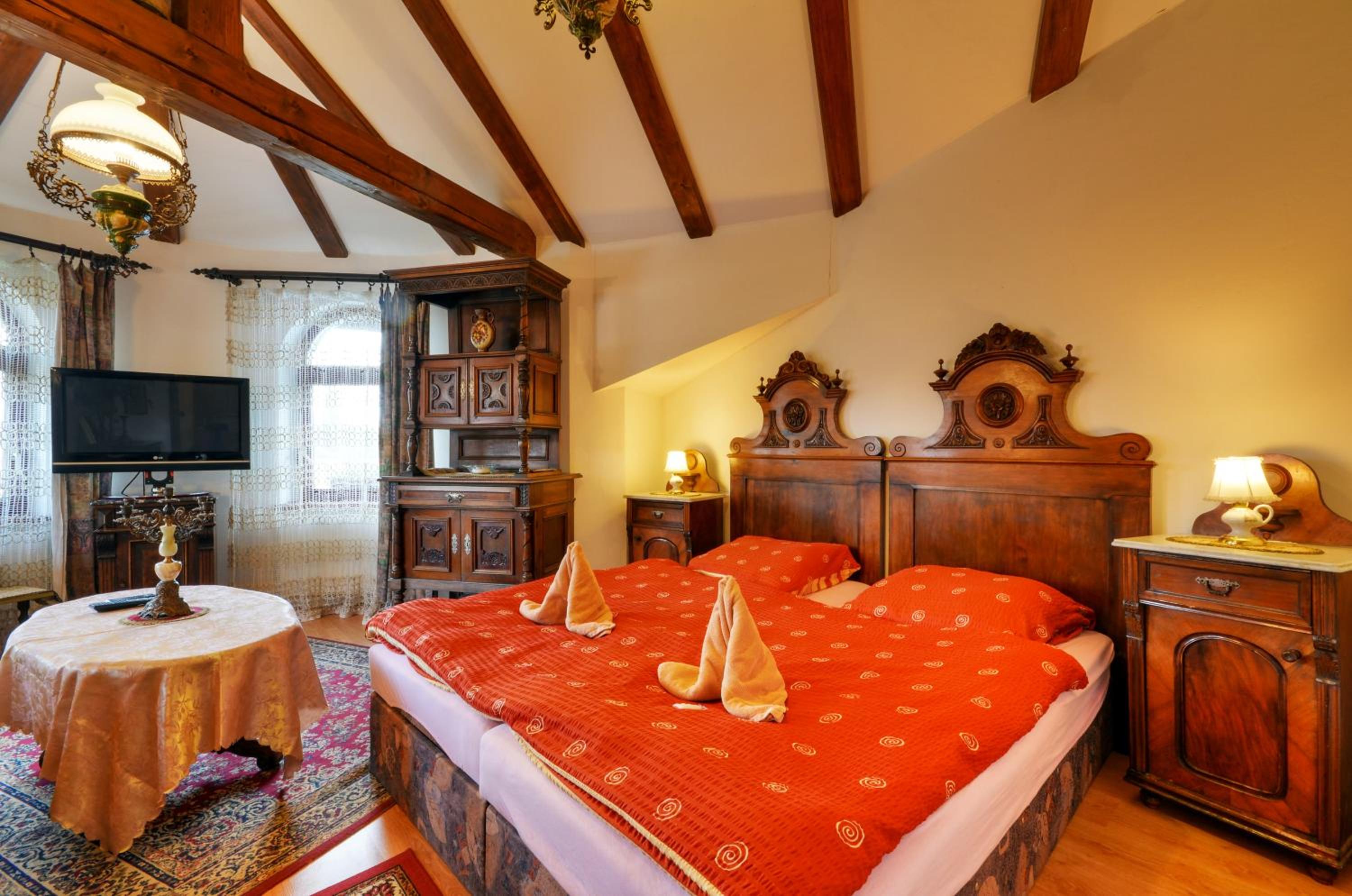 Double Room - Attic photo 3