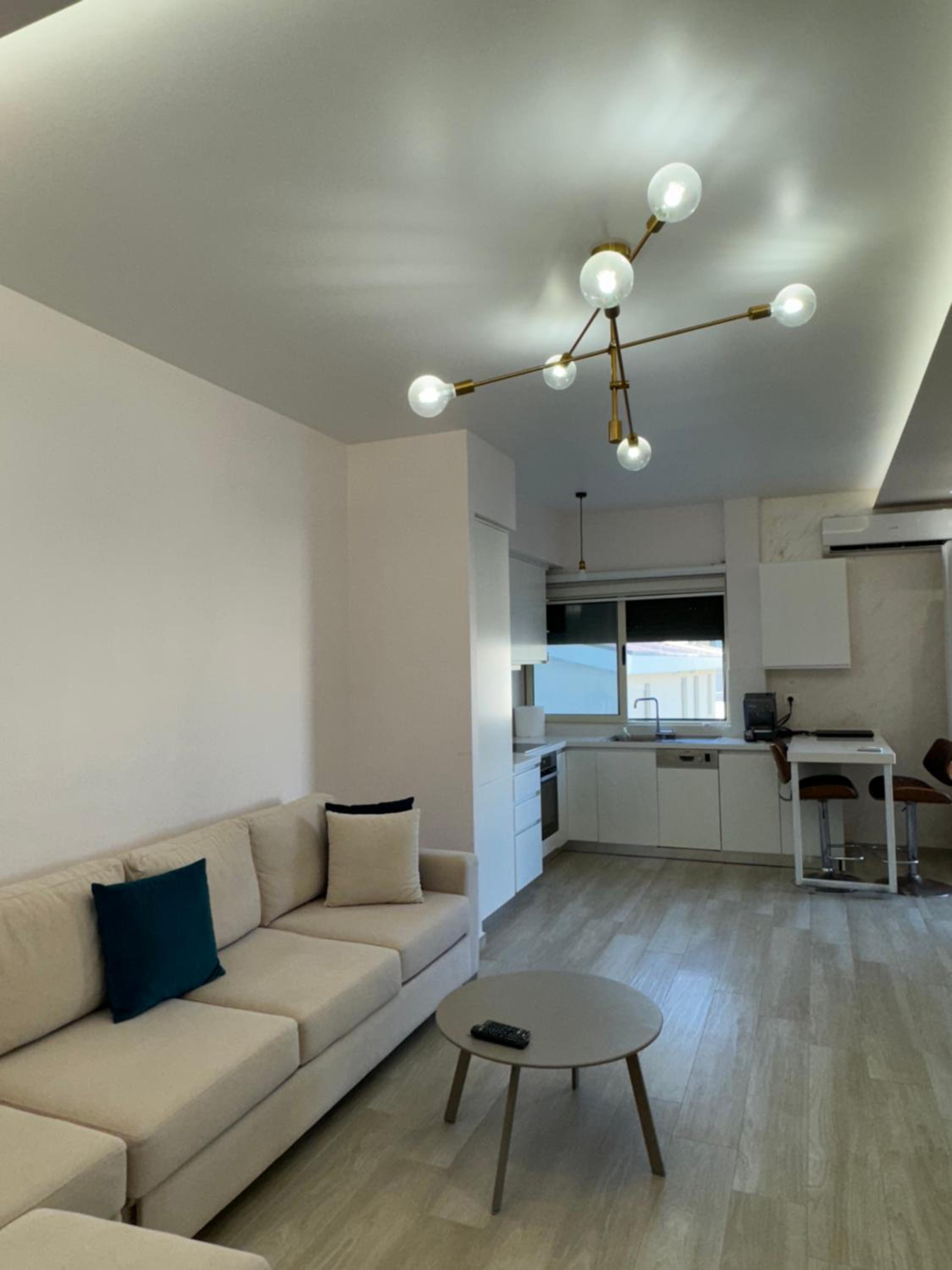 One-Bedroom Apartment with Sea View and Balcony photo 1