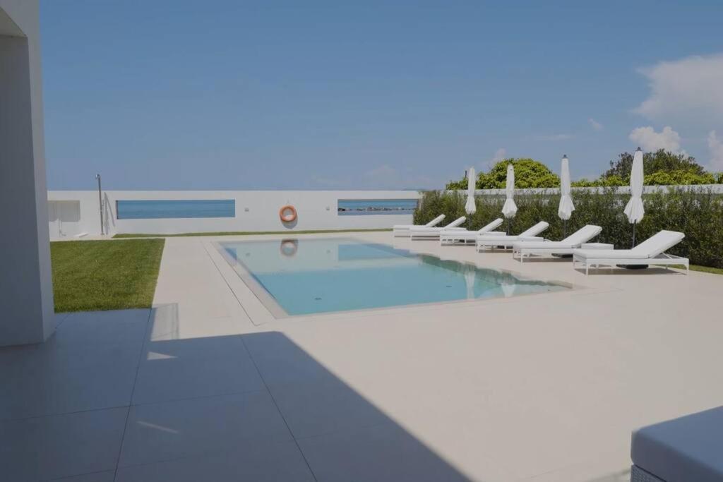 Villa photo 2
