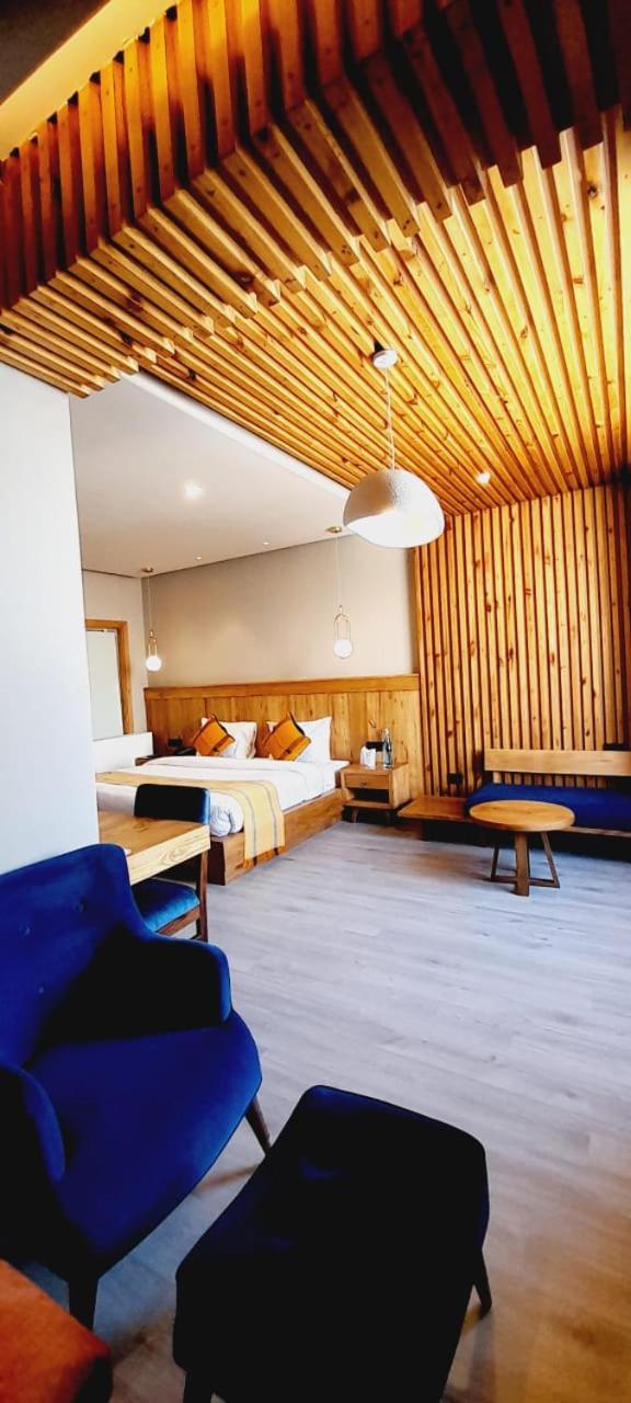 Superior King Room - Photo 8