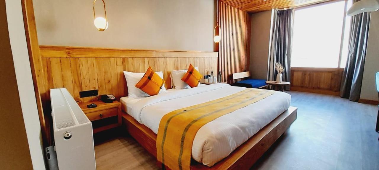 Superior King Room - Photo 11