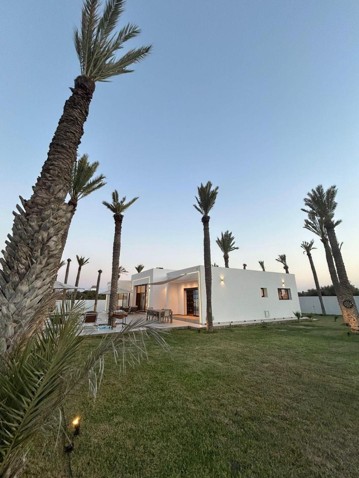 Villa photo 2