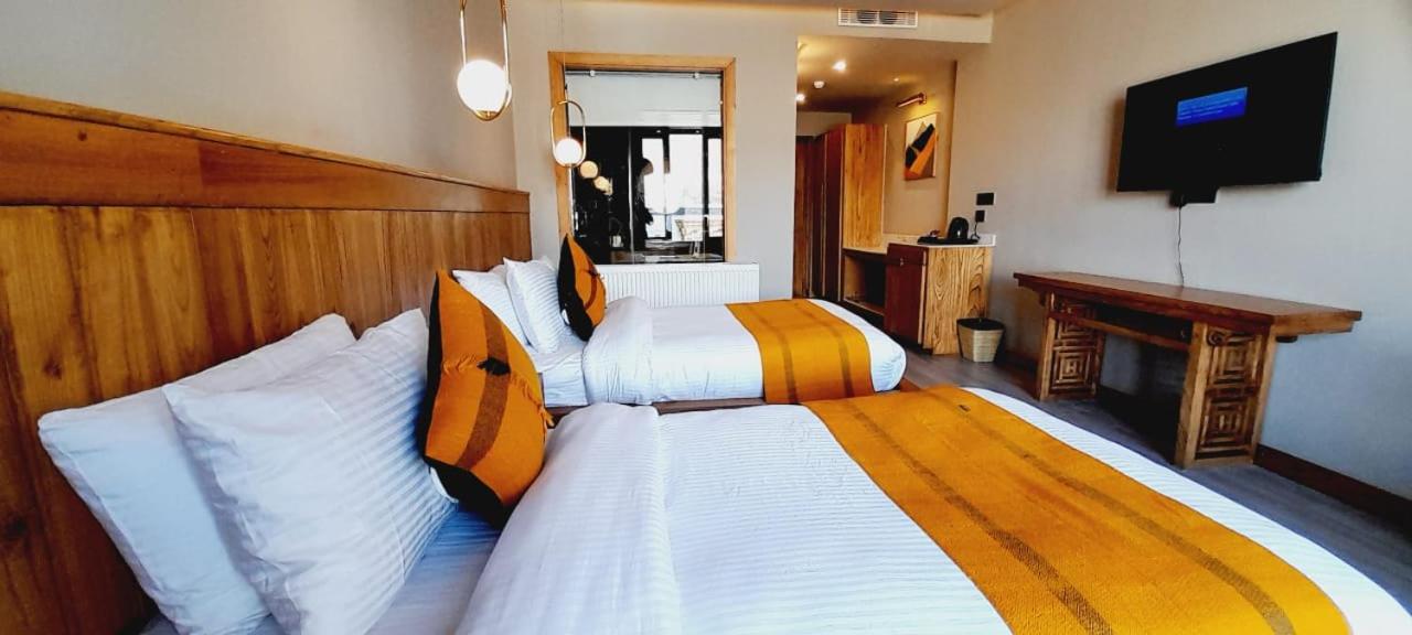 Deluxe Twin Room - Photo 13