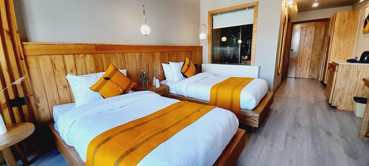 Deluxe Twin Room - Photo 11