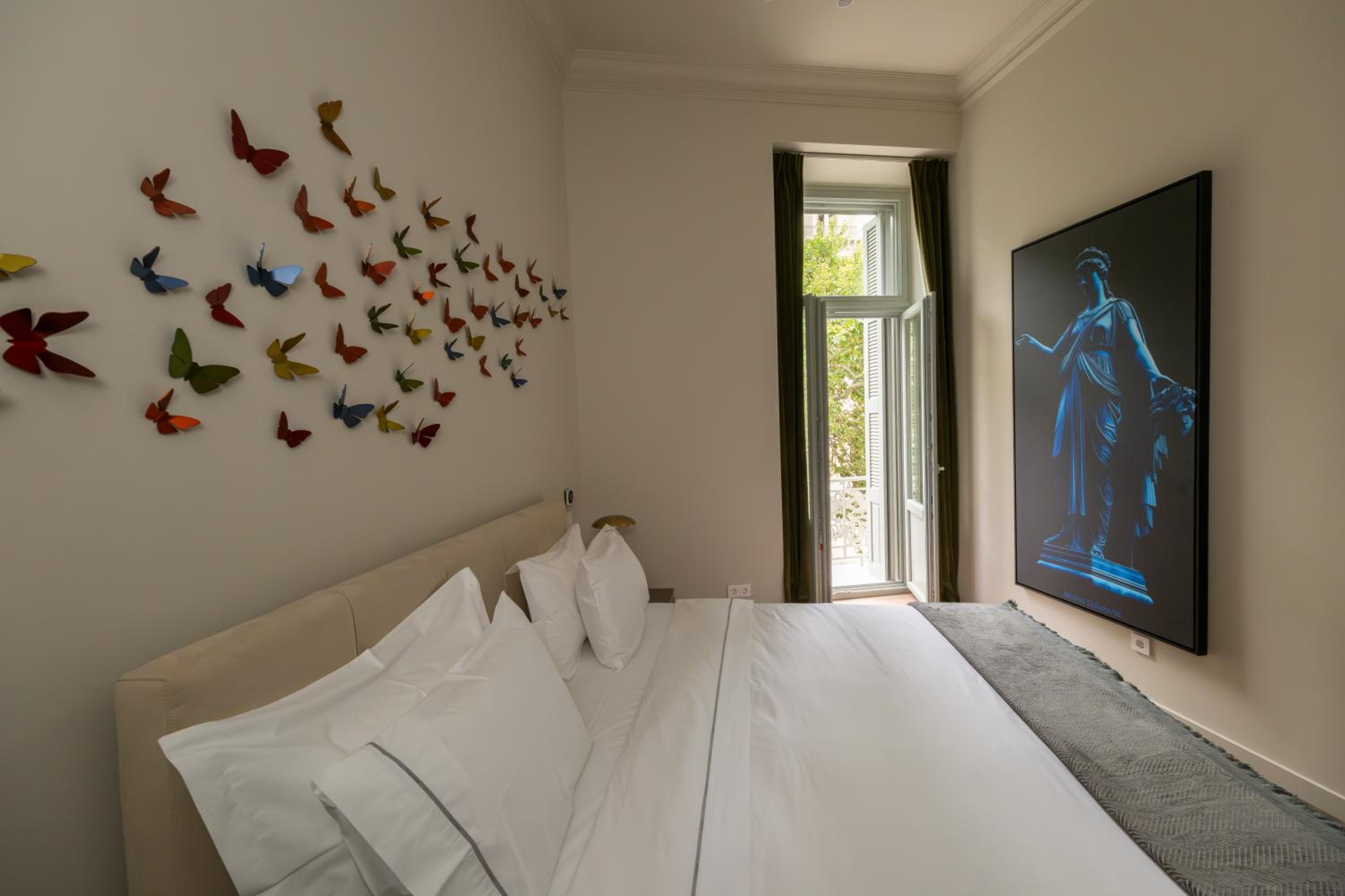 Premier Suite with Balcony photo 3