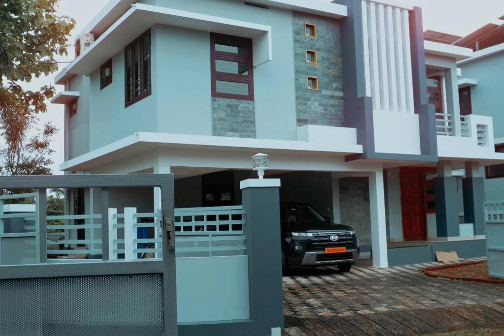 Three-Bedroom Villa photo 2