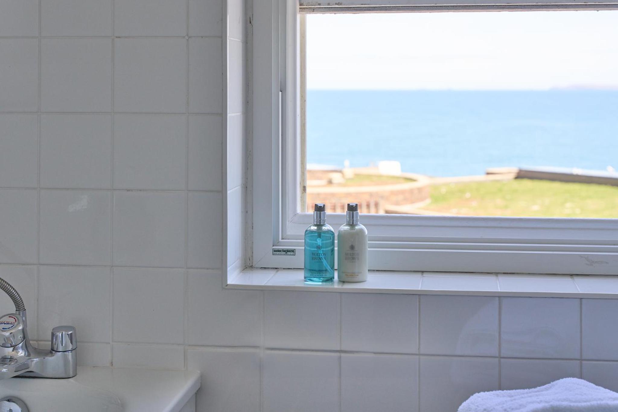 Double Room with Sea View photo 2