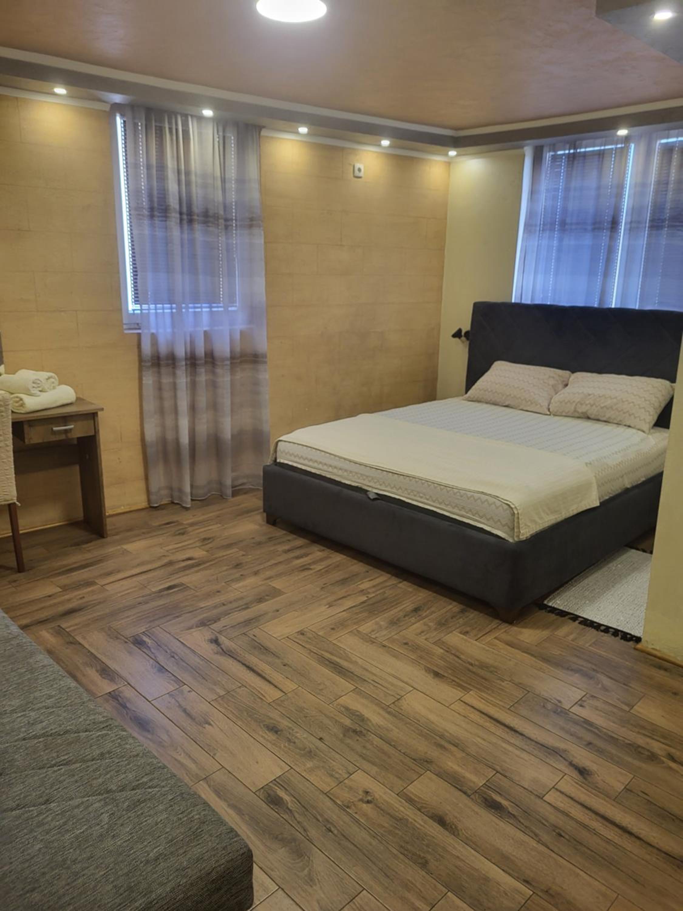 Deluxe Double Room With Extra Bed