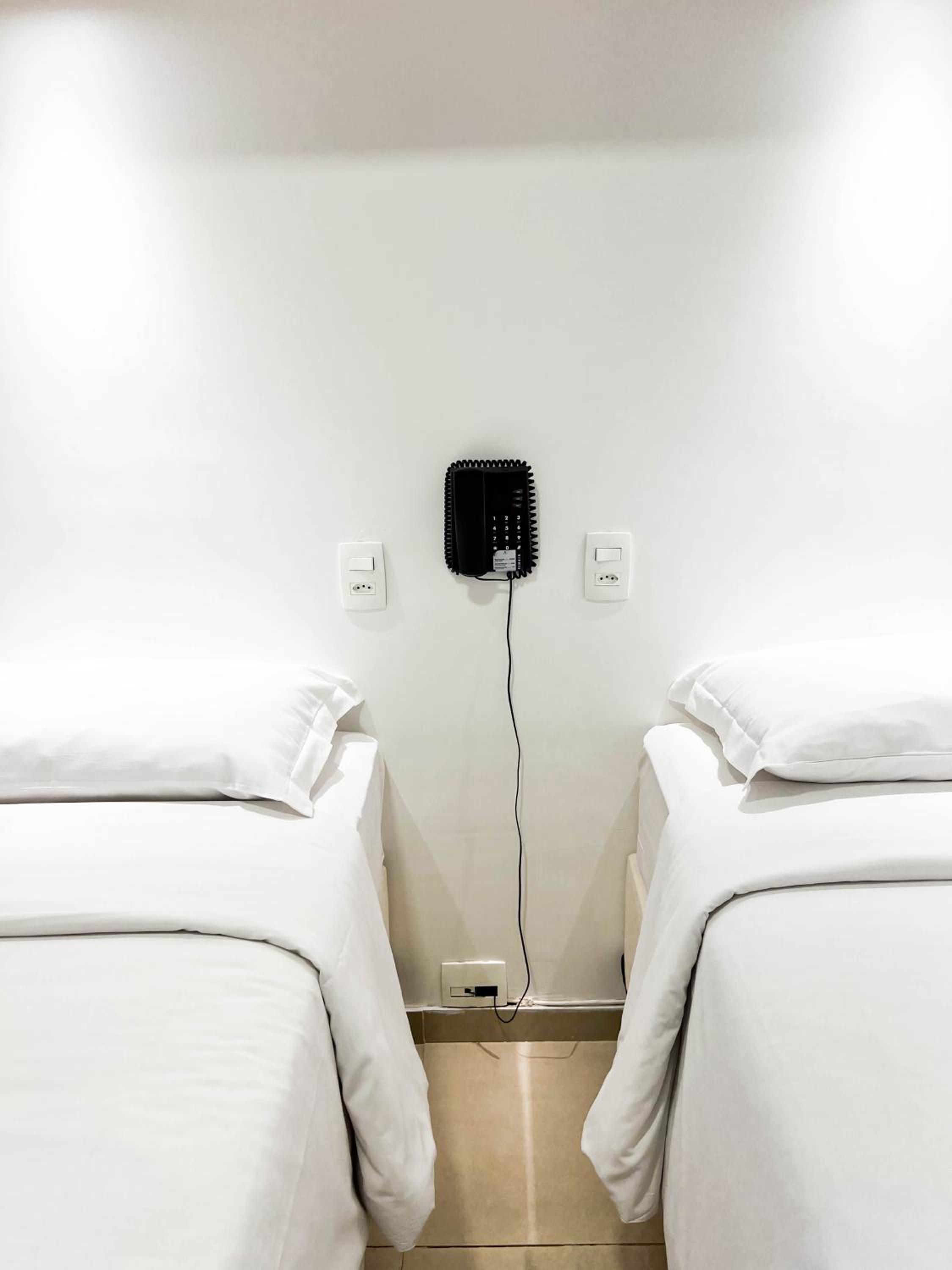 Standard Twin Room - Photo 1