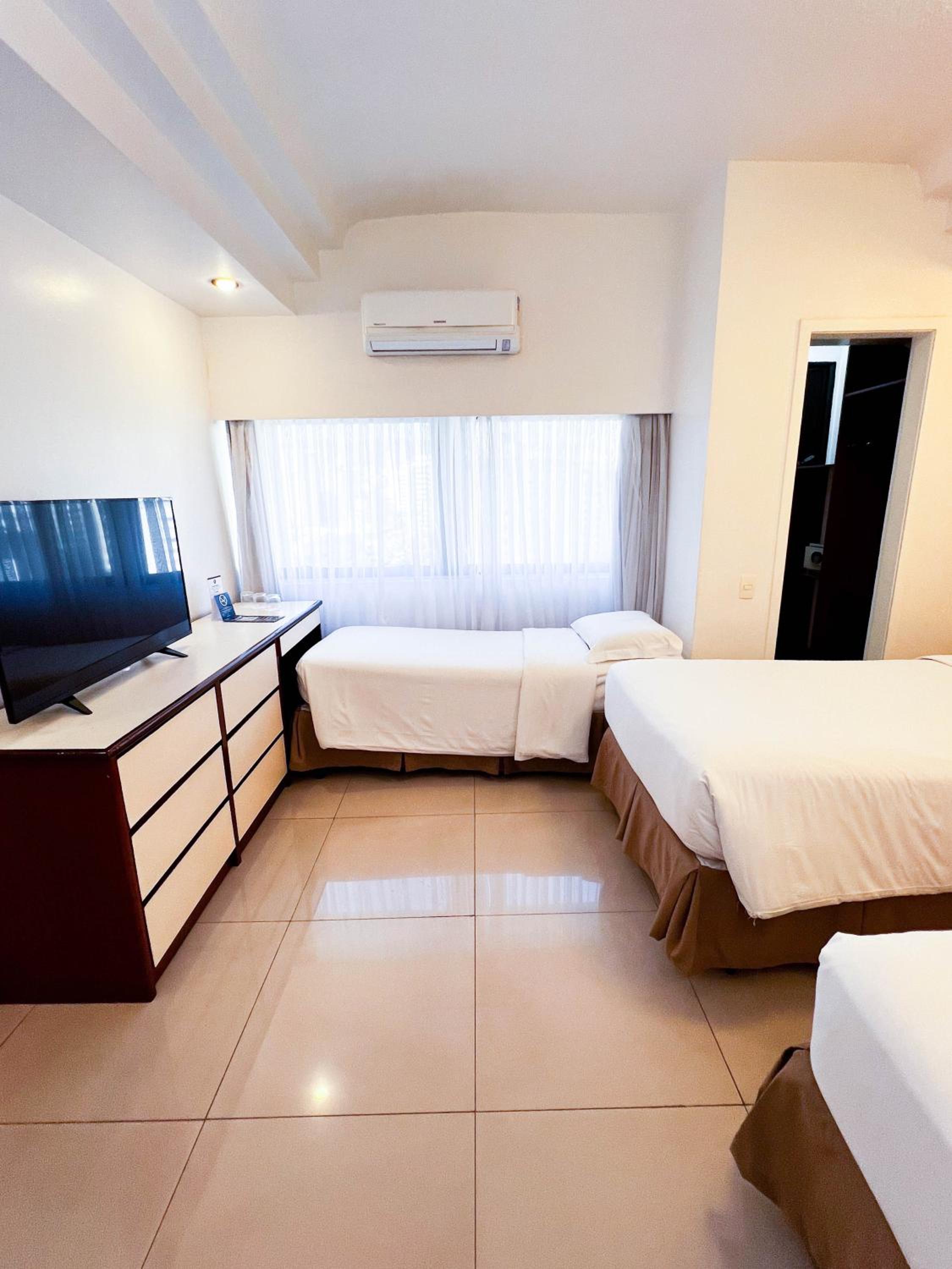 Triple Room with Bathroom thumbnail 5