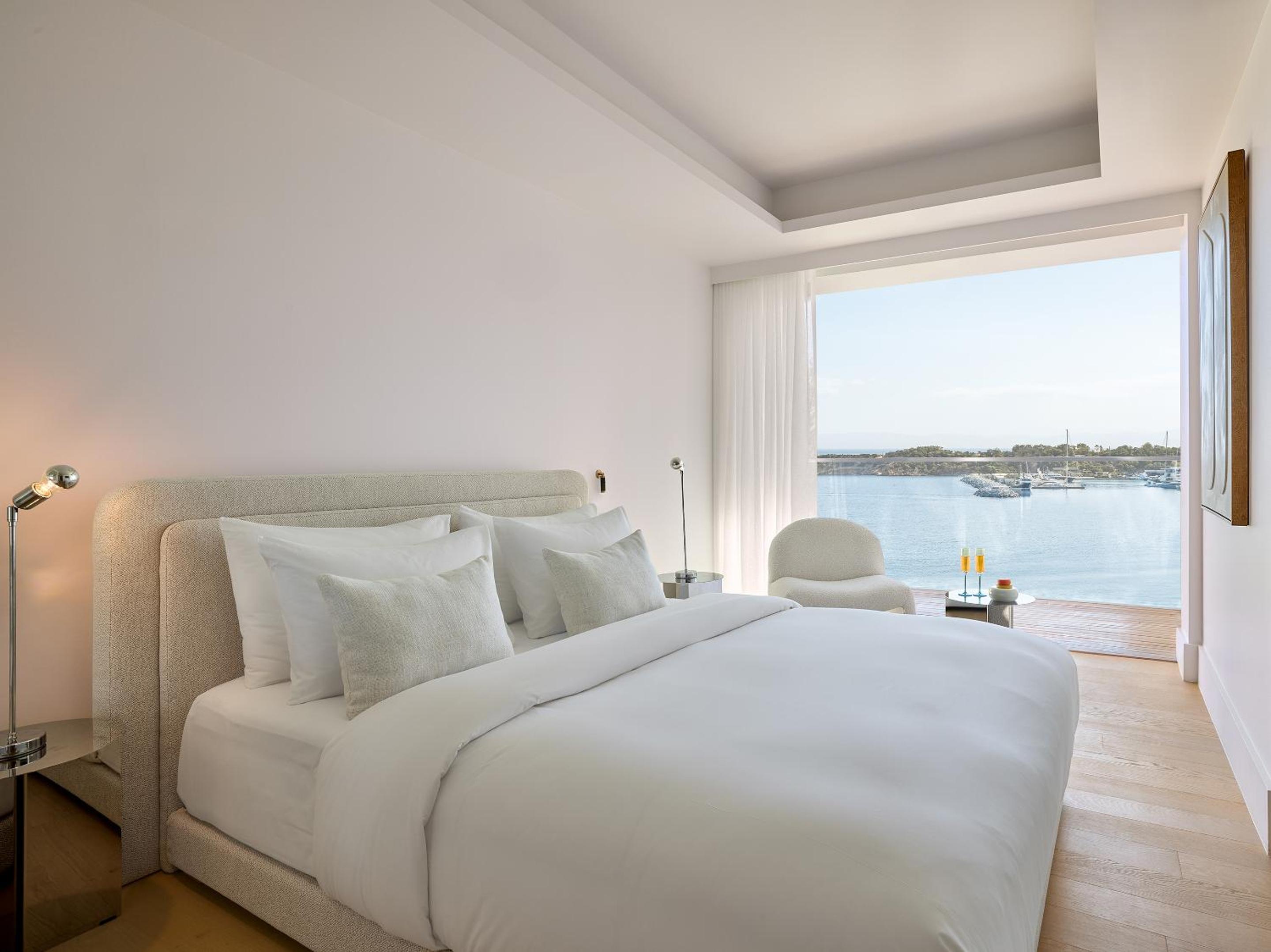 Club 1 Bedroom Suite