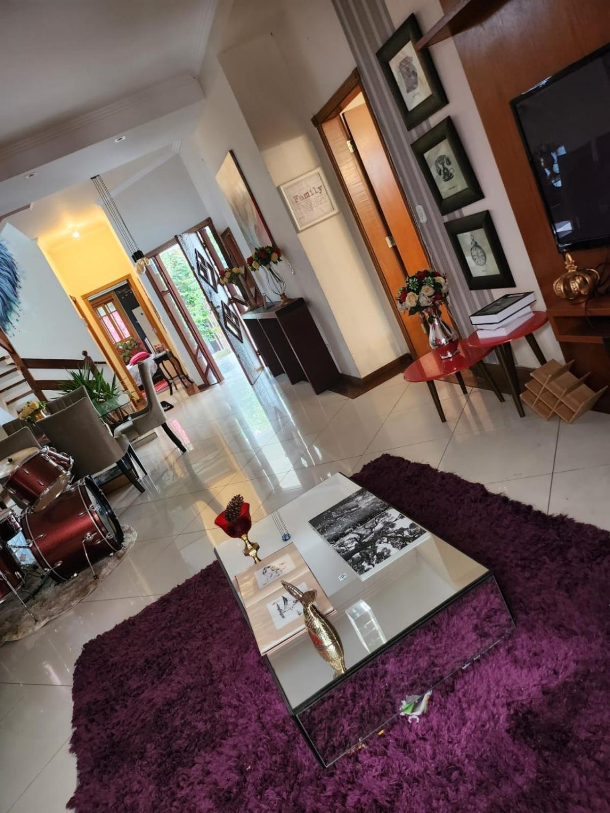 Four-Bedroom House photo 1