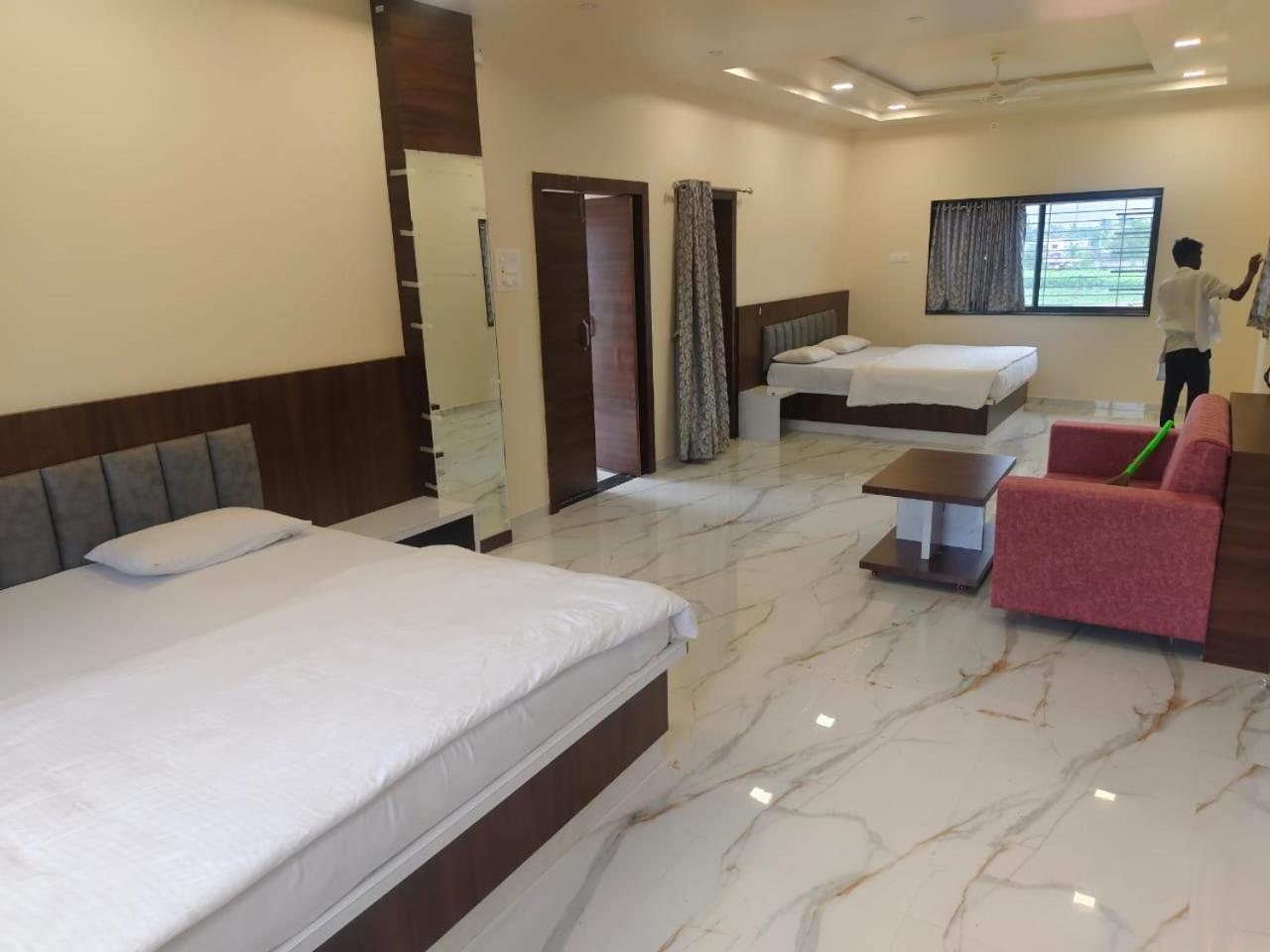 Deluxe Family Suite photo 1