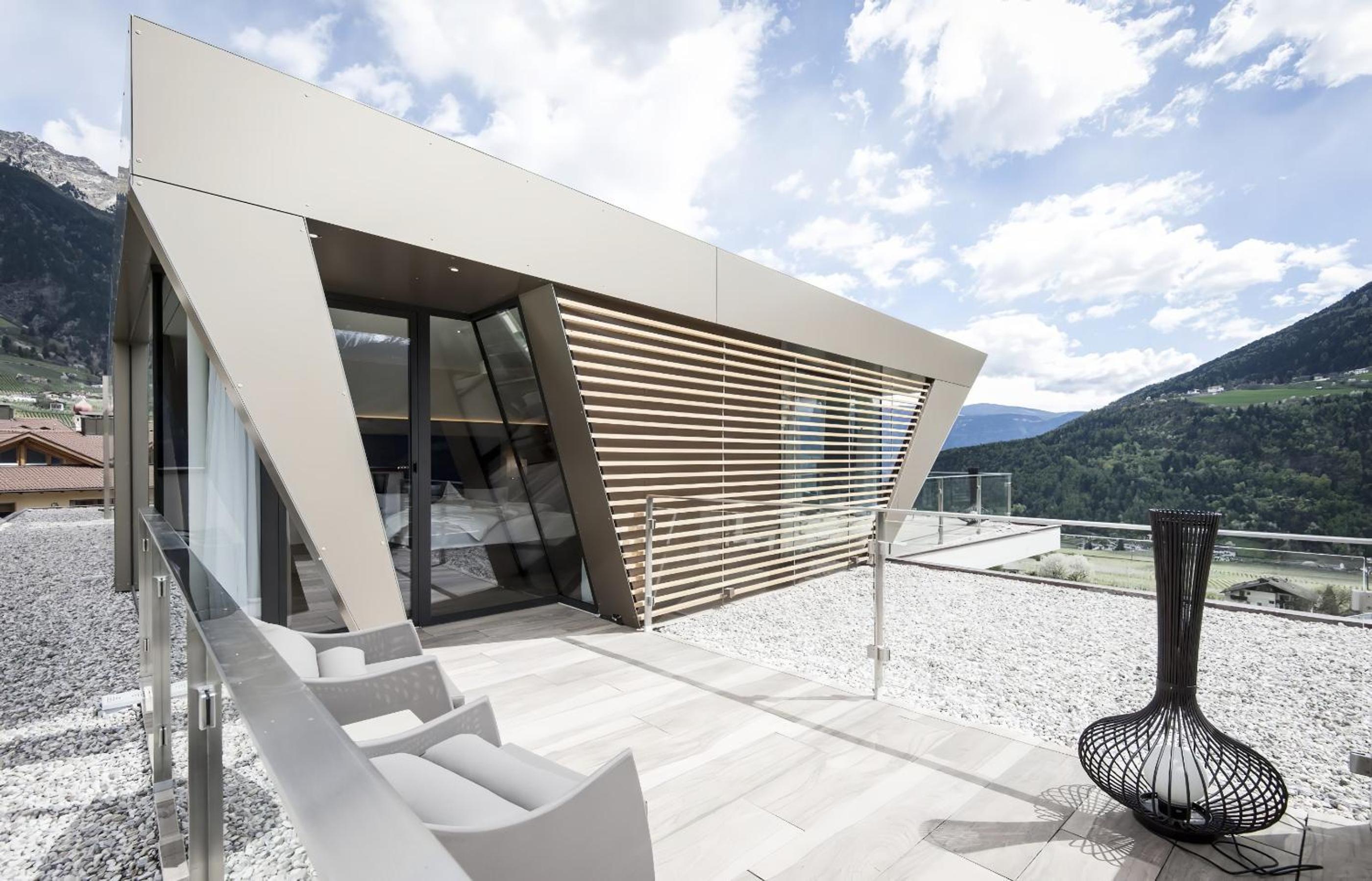 One-Bedroom Apartment with Balcony photo 3
