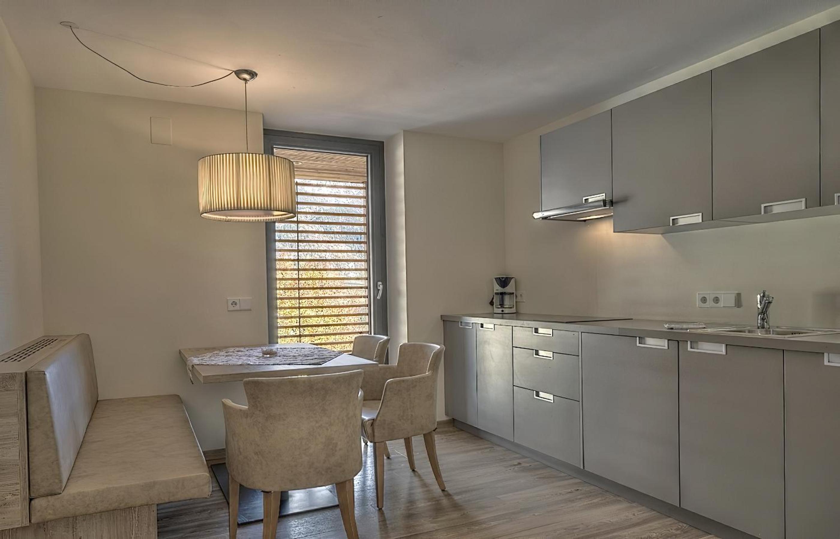 Two-Bedroom Apartment with View photo 3