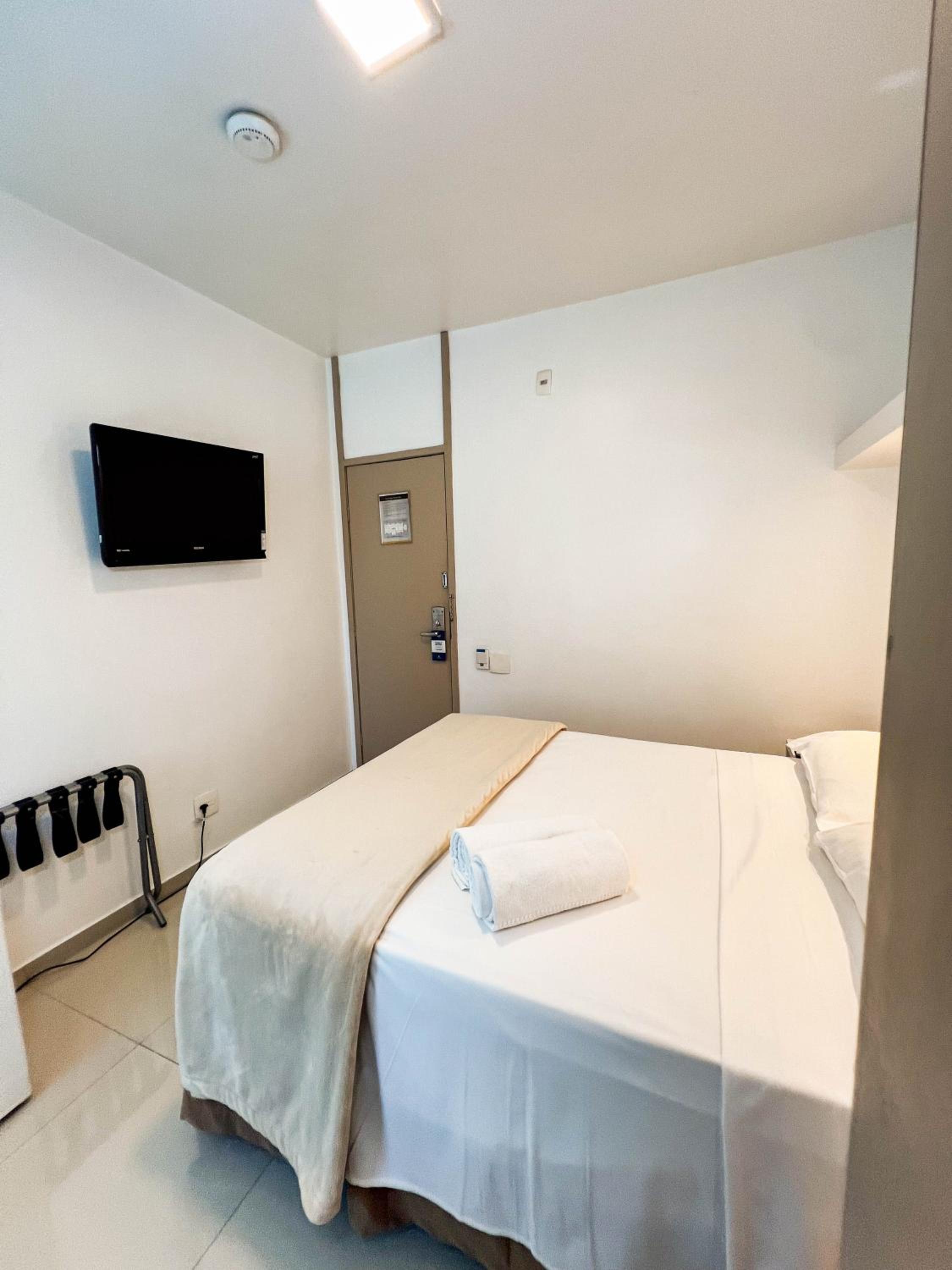 Standard Double Room - Photo 3