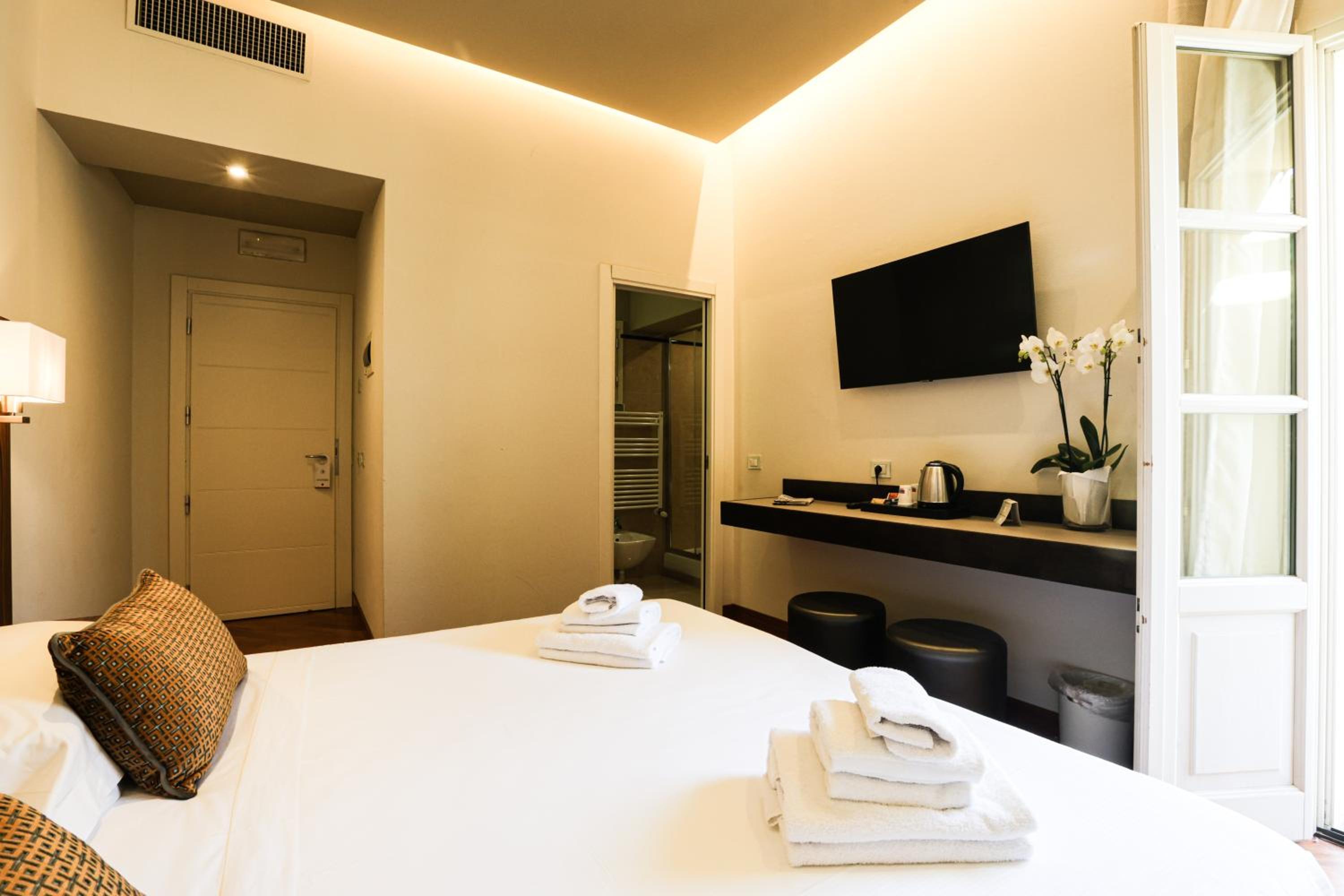 Superior Double or Twin Room photo 2