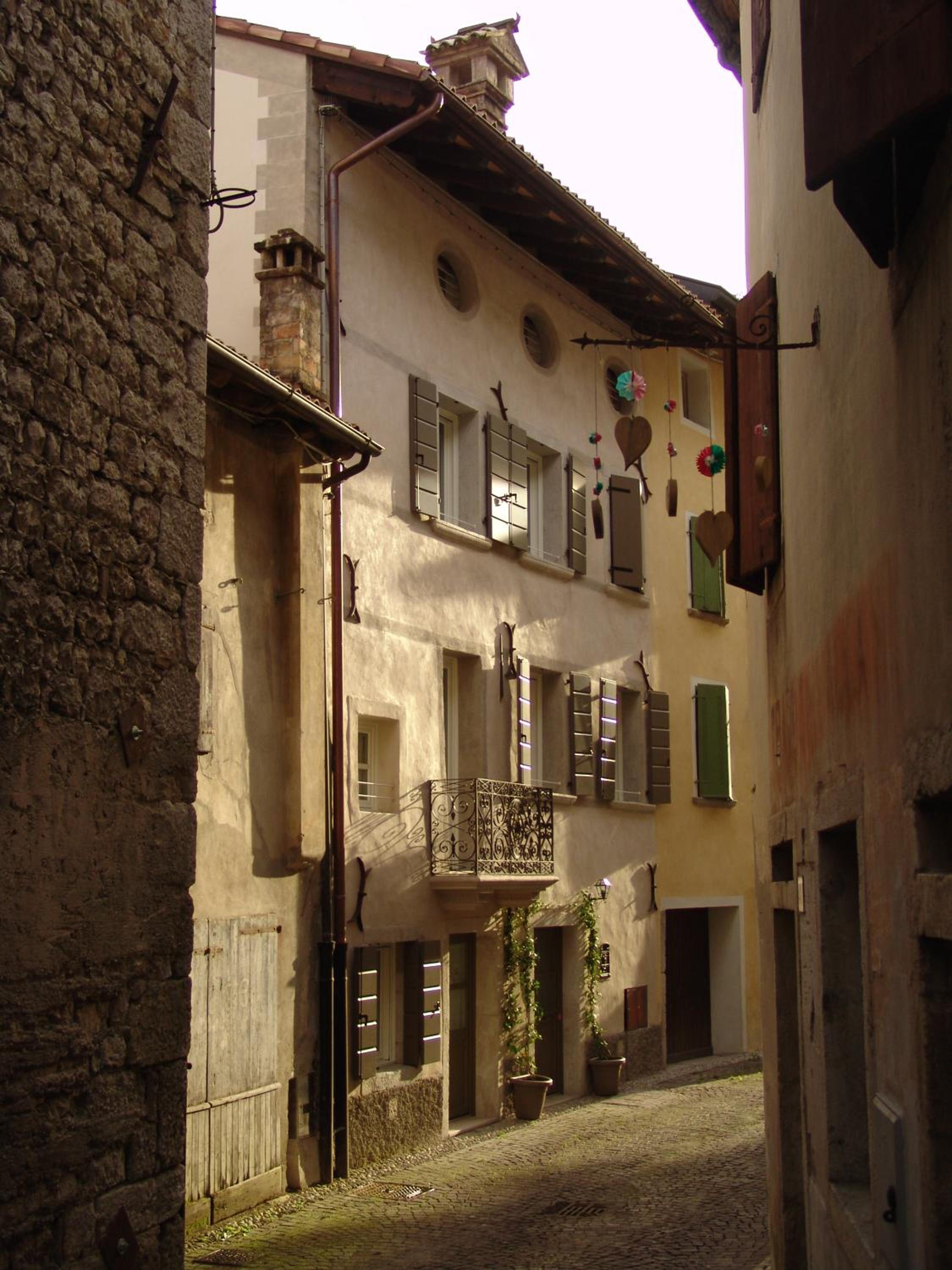 Studio Apartment with Balcony photo 3
