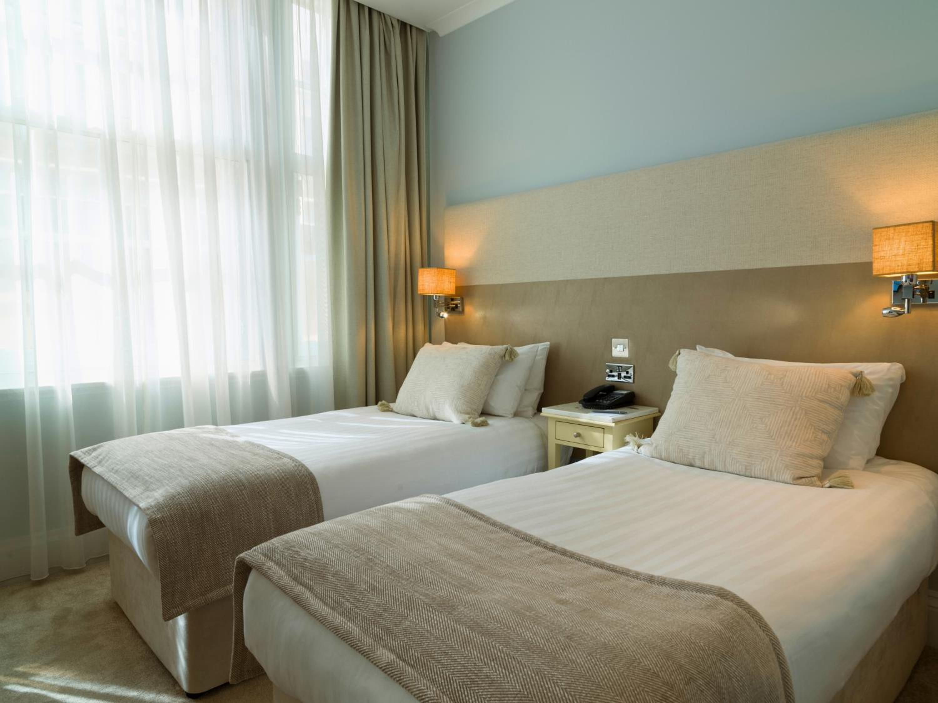 Standard Twin Room photo 2