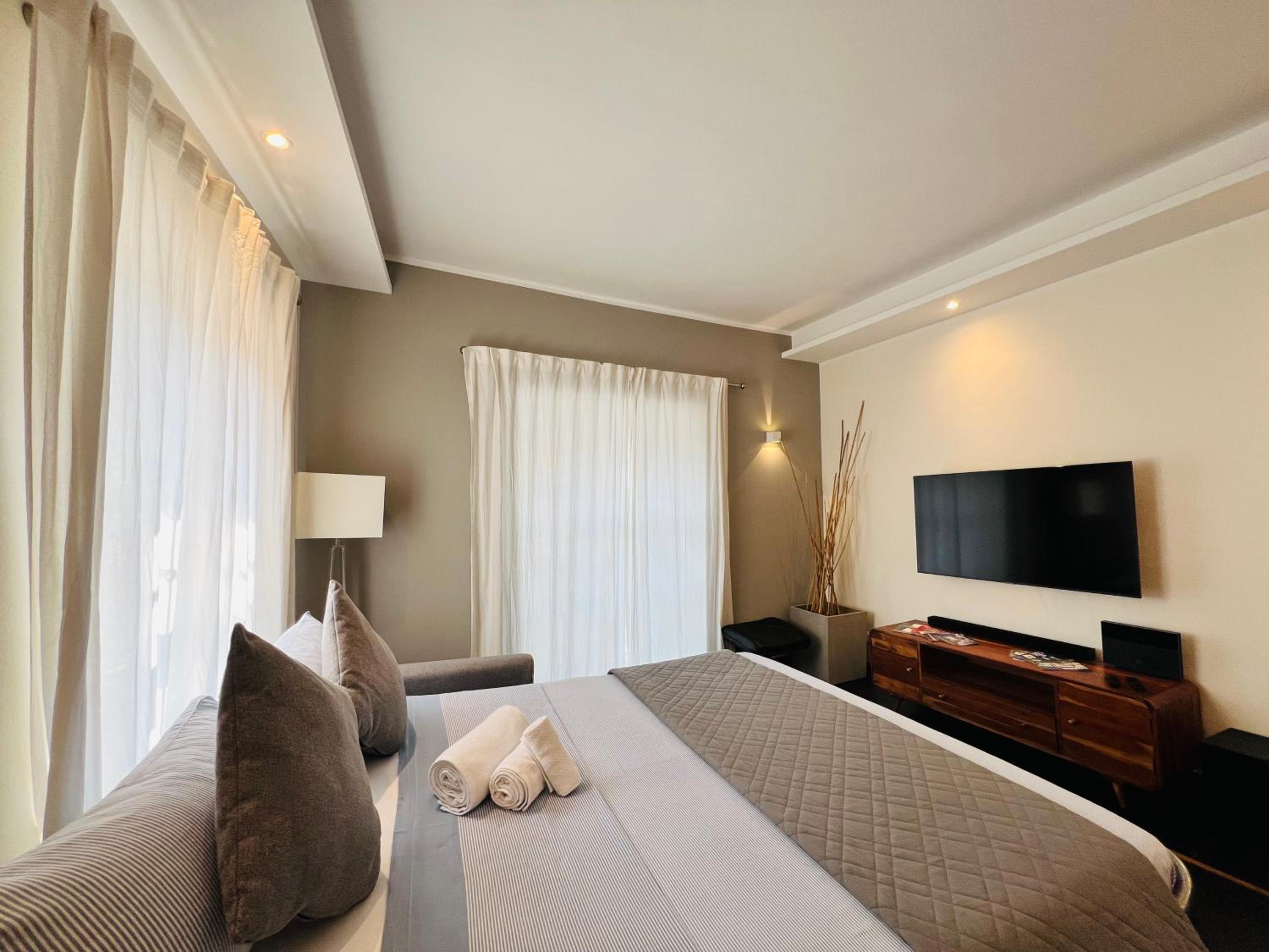 One-Bedroom Apartment - Photo 12