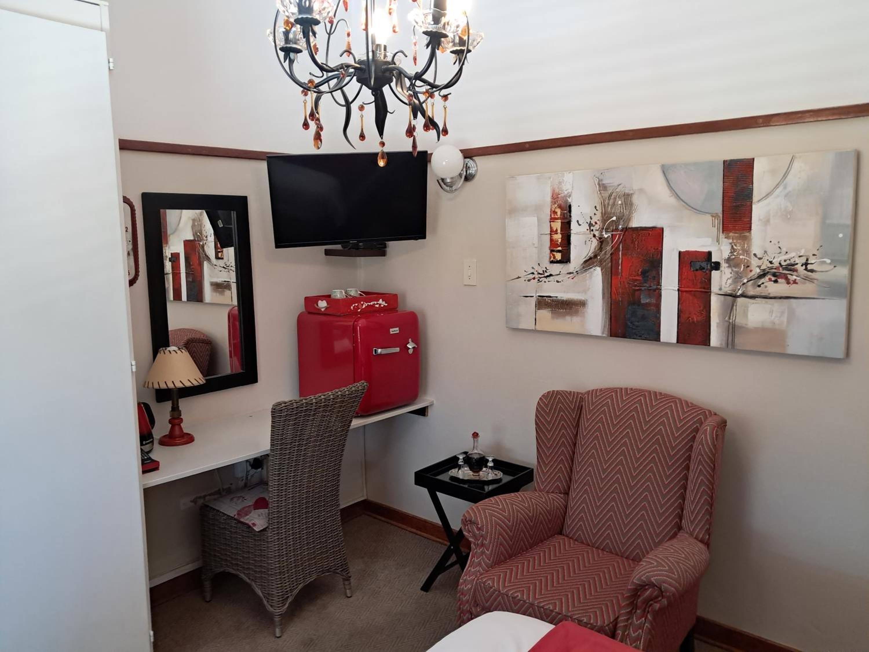 Queen Room photo 2