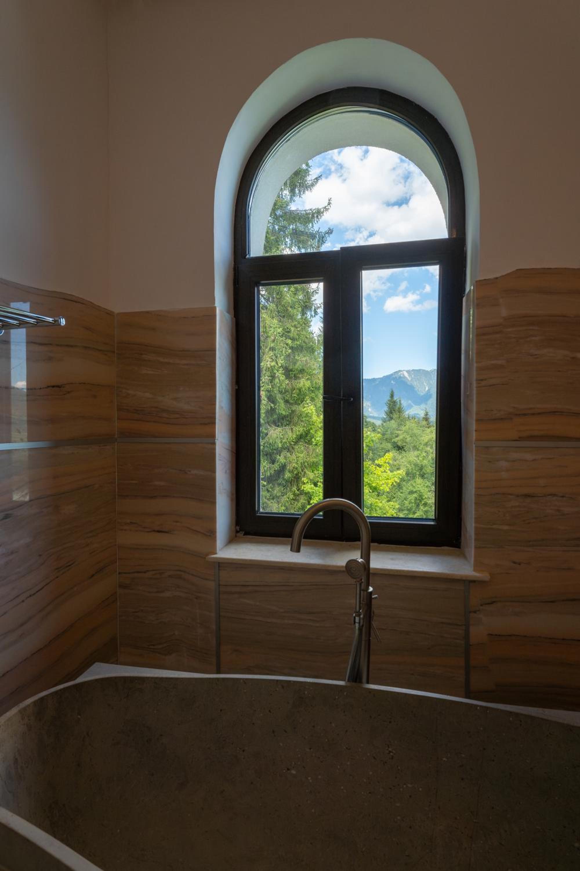 King Room with Balcony photo 2