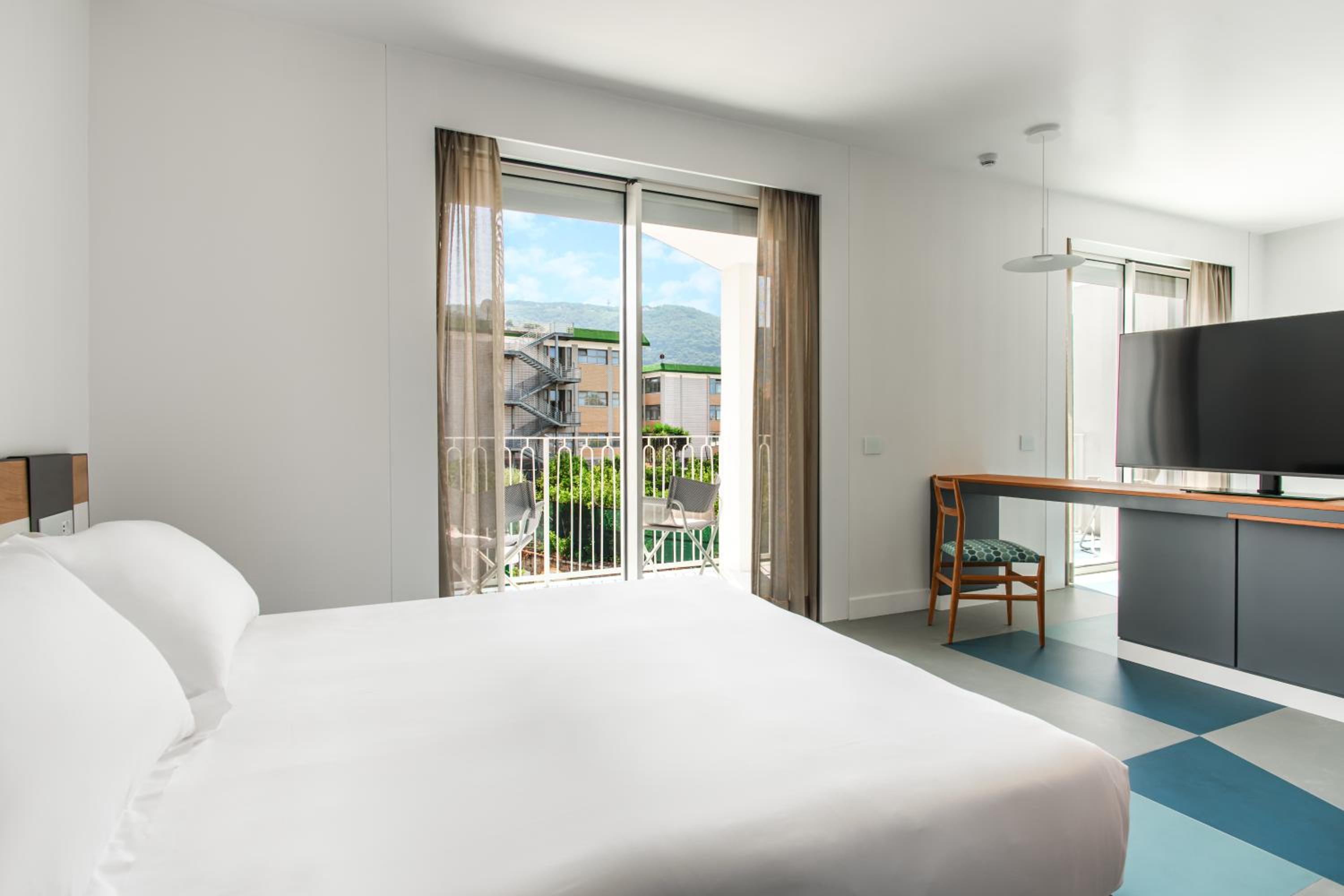 Family Triple Room with Balcony - Photo 6