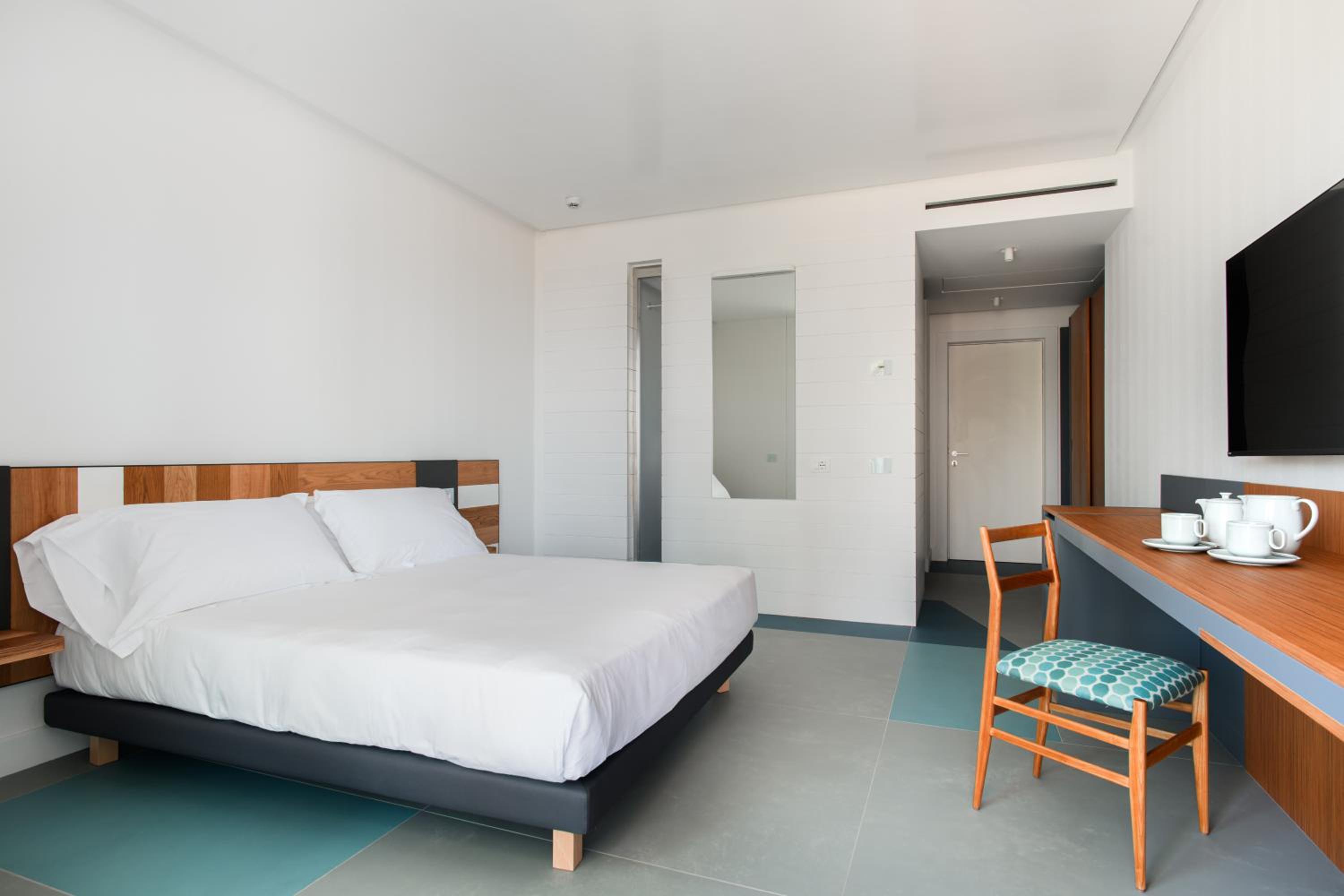 Classic Double or Twin Room with Balcony - Photo 6