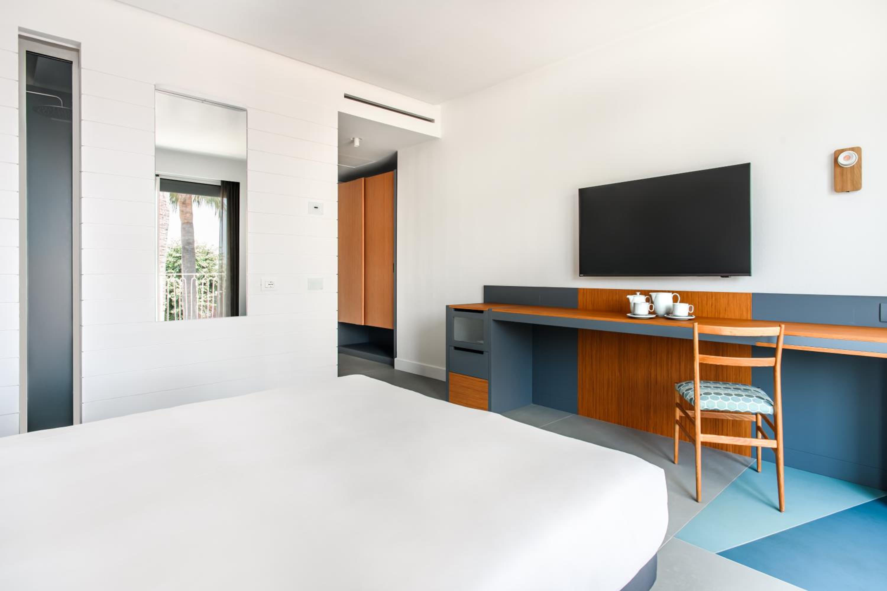 Classic Double or Twin Room with Balcony - Photo 7