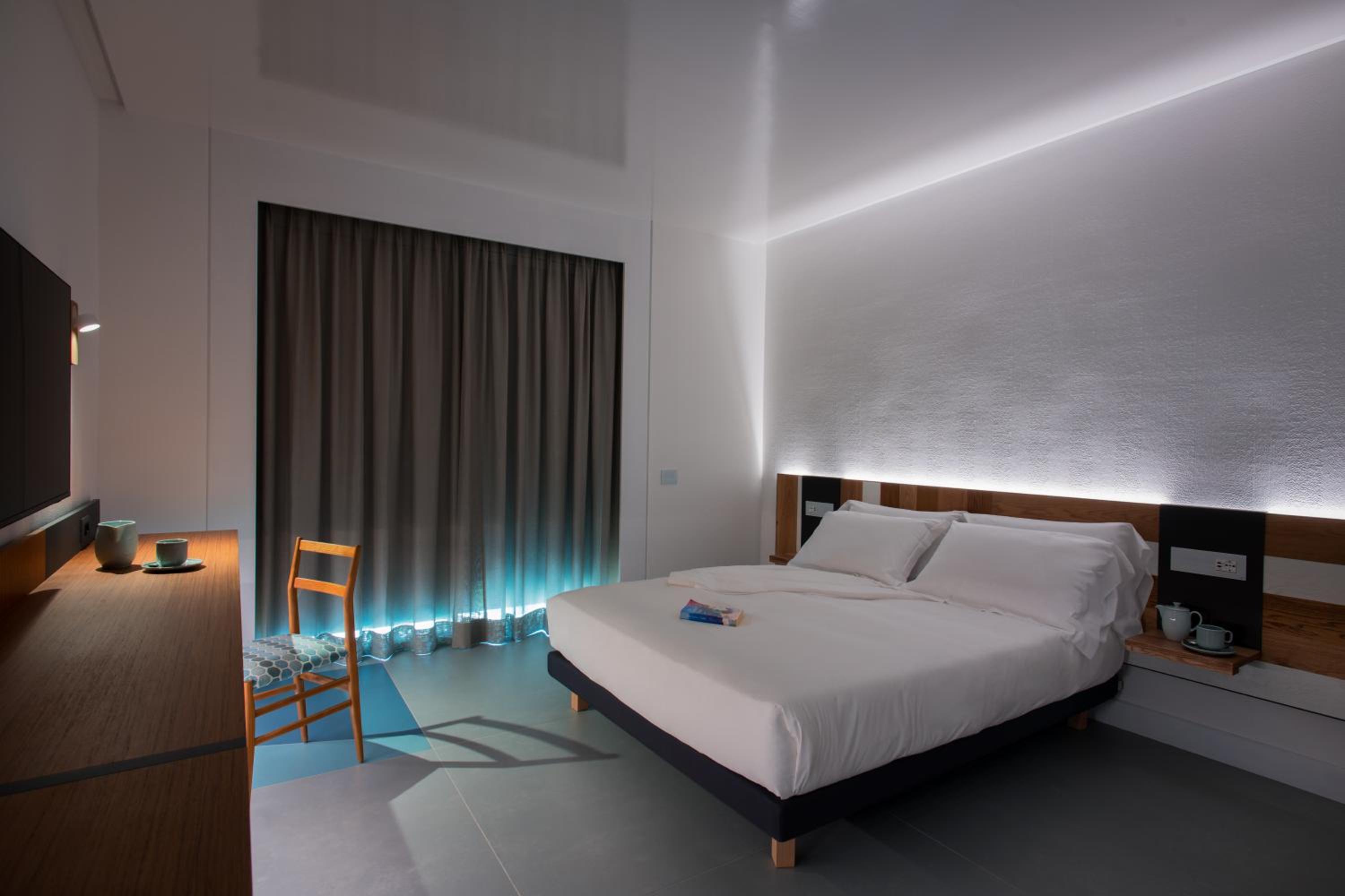 Classic Double or Twin Room with Balcony - Photo 1