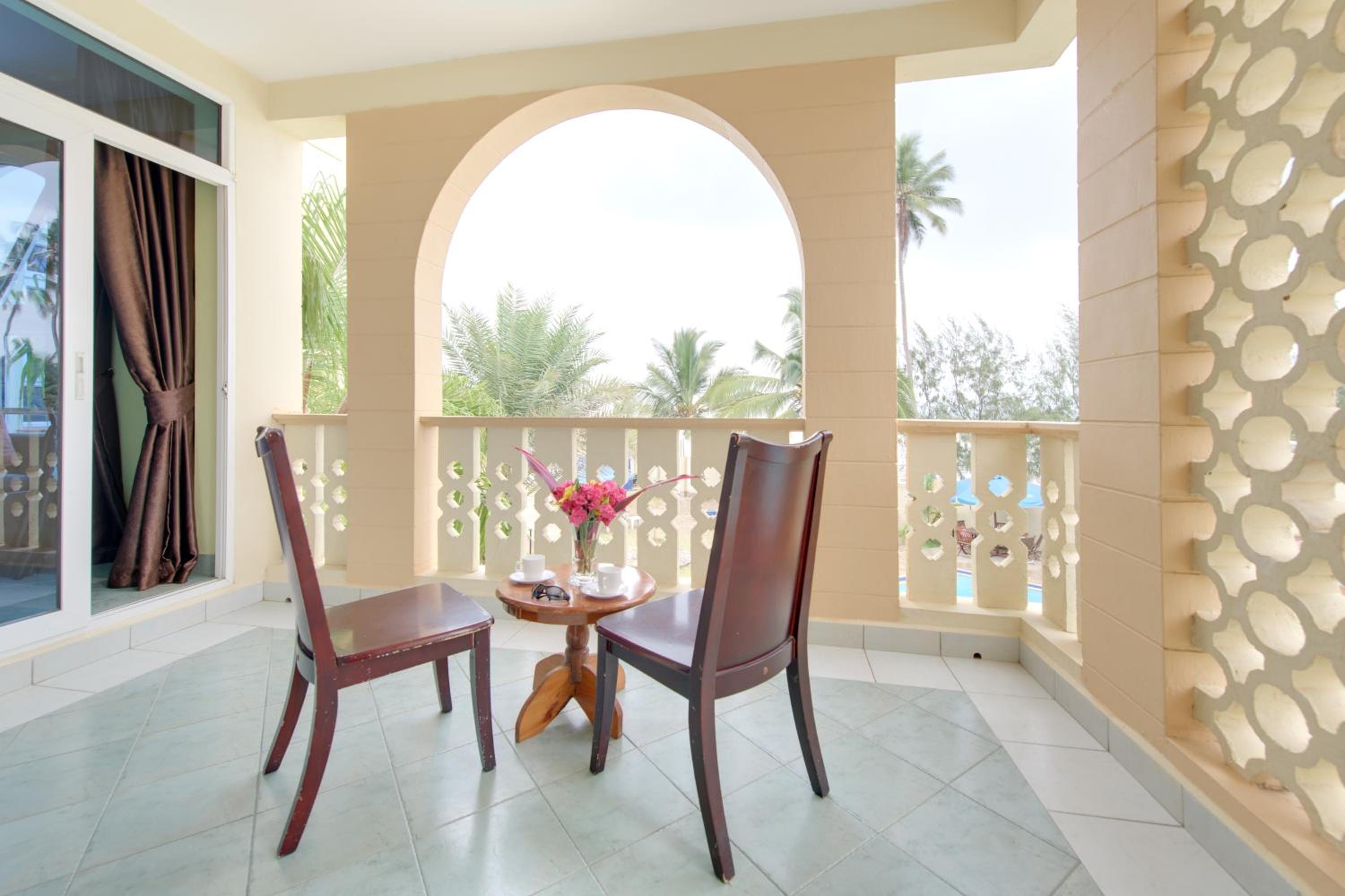 1 Bedroom Apartment with Sea View photo 2