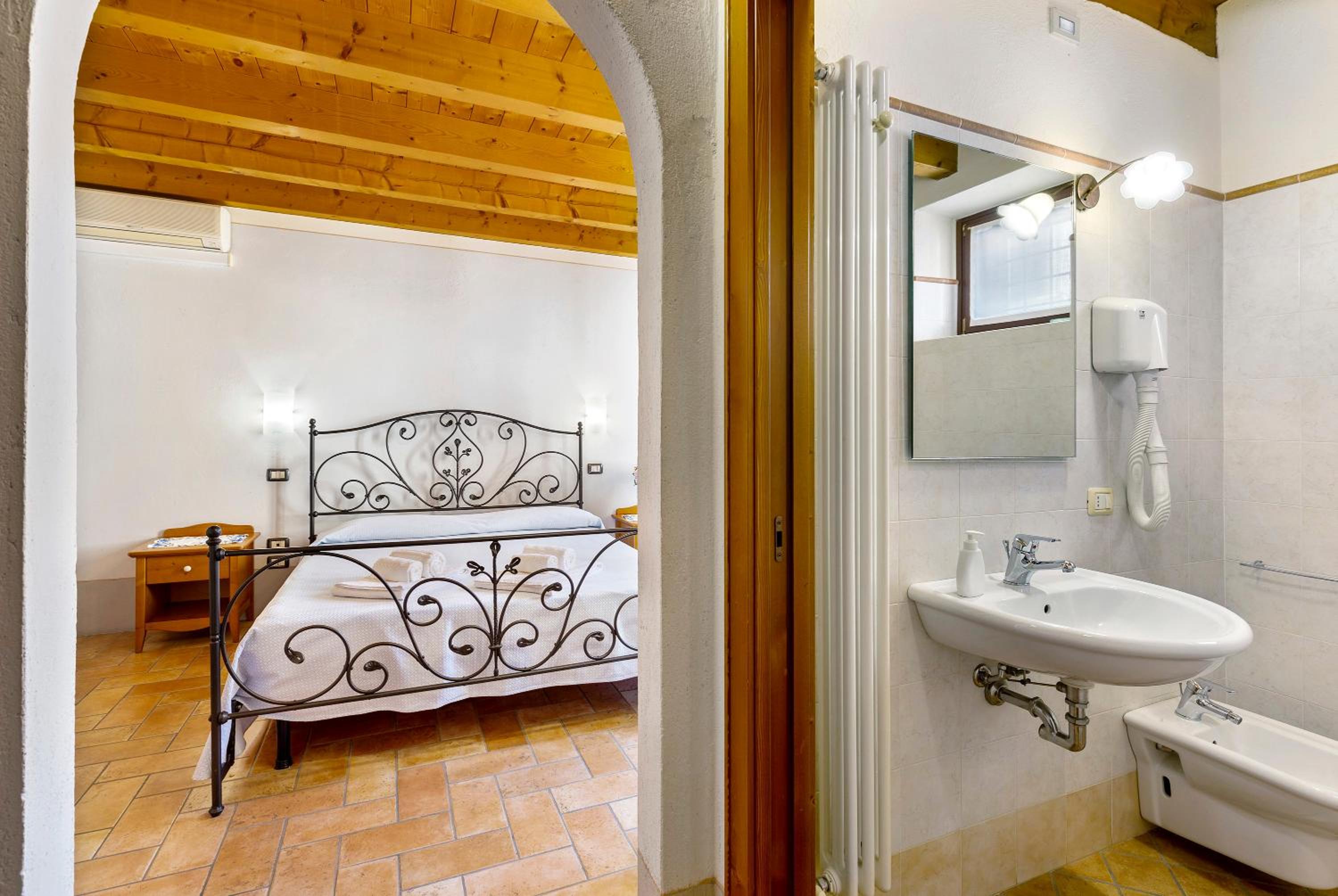 Triple Room with Shower photo 3