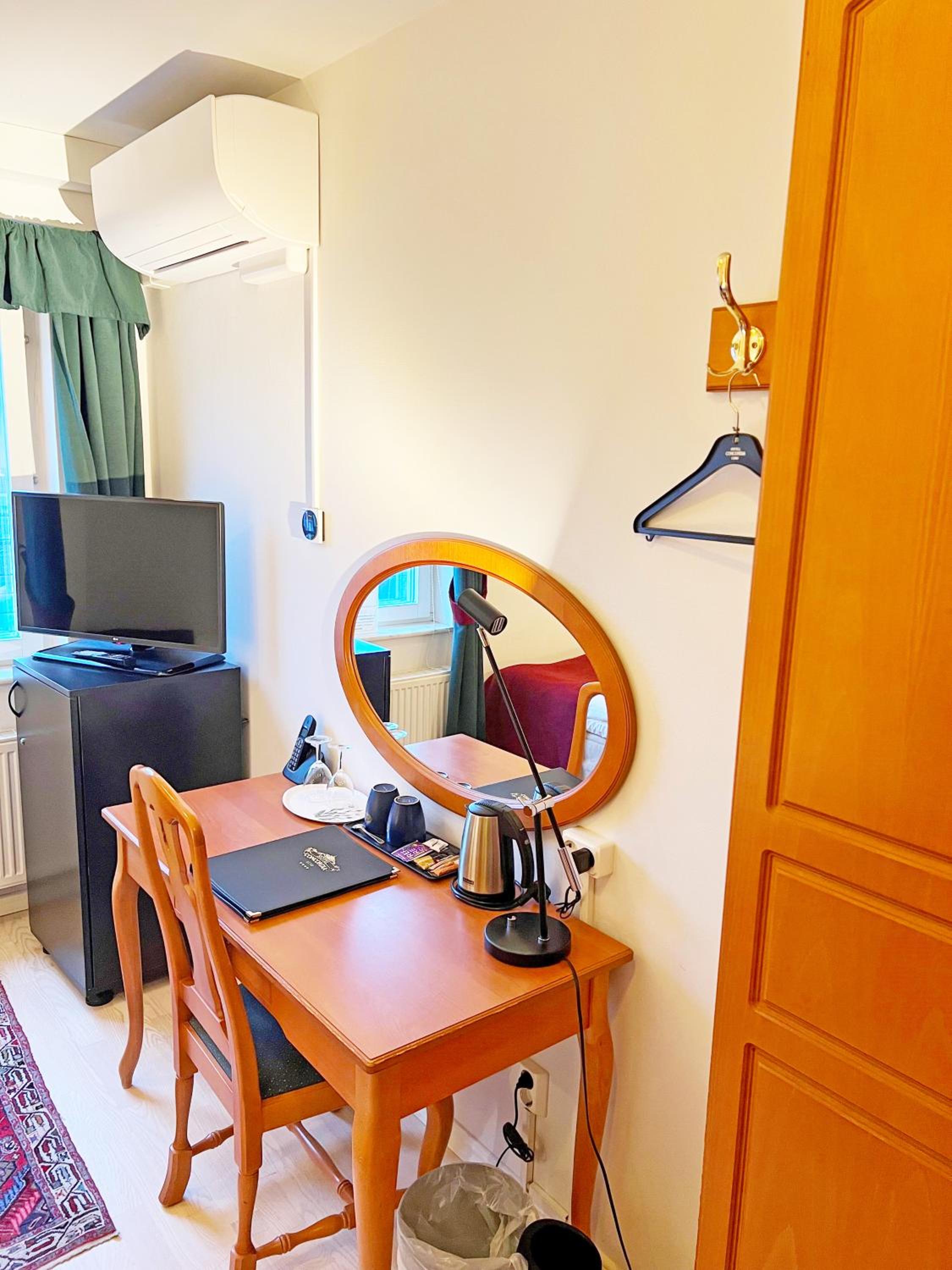 Economy Double Room - Photo 3