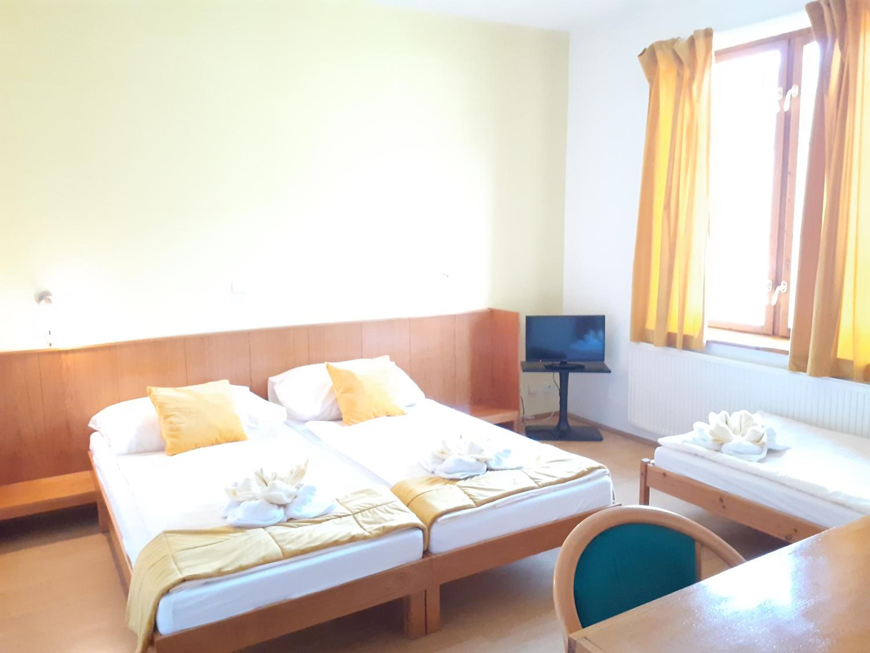 Triple Room - Photo 2