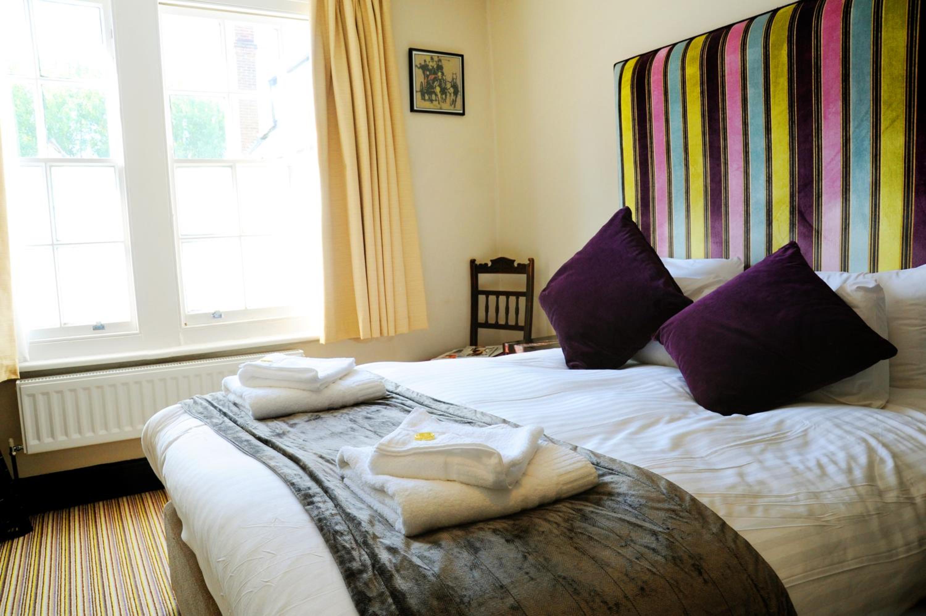 Deluxe Double Room with Bath photo 2