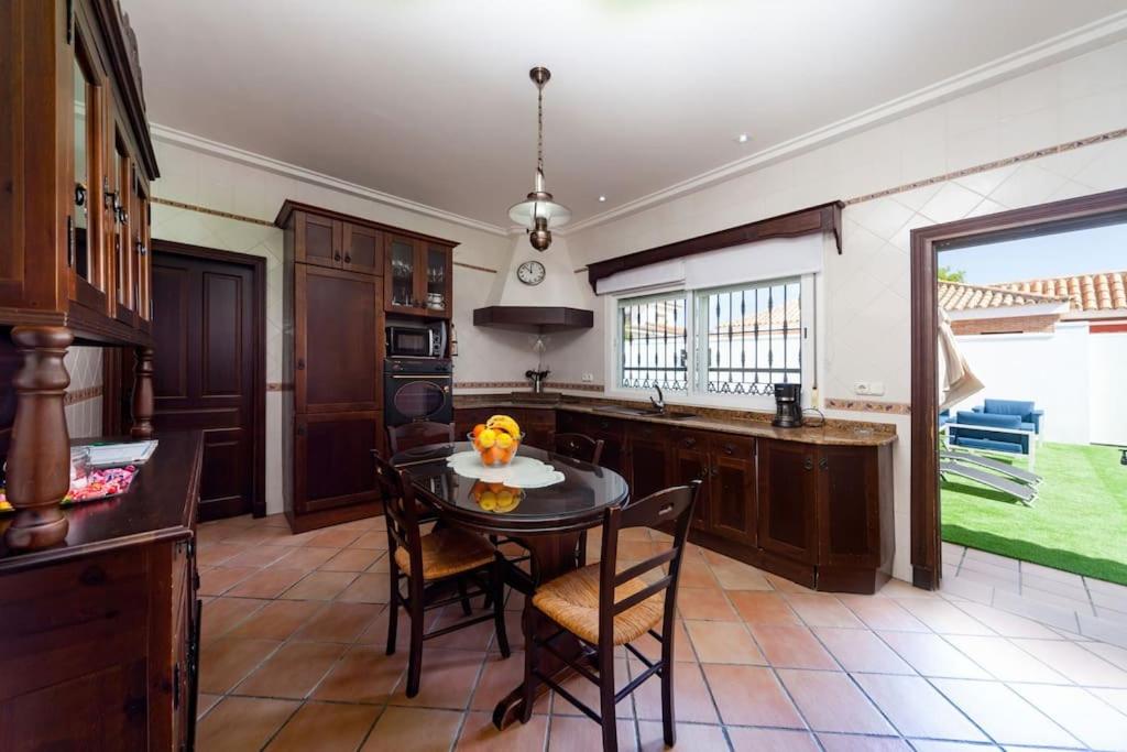 Villa photo 2