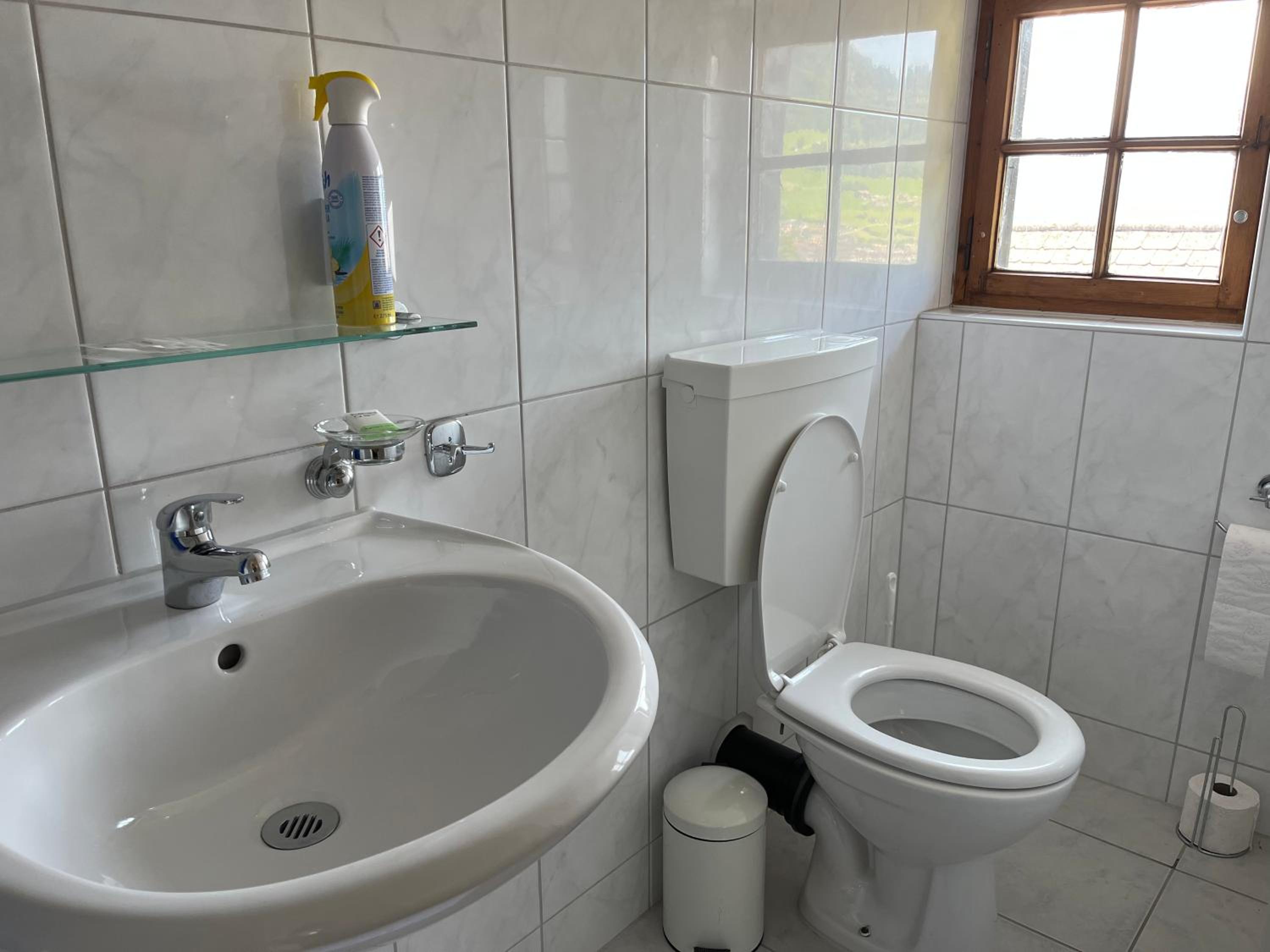 Budget Double Room - Photo 7