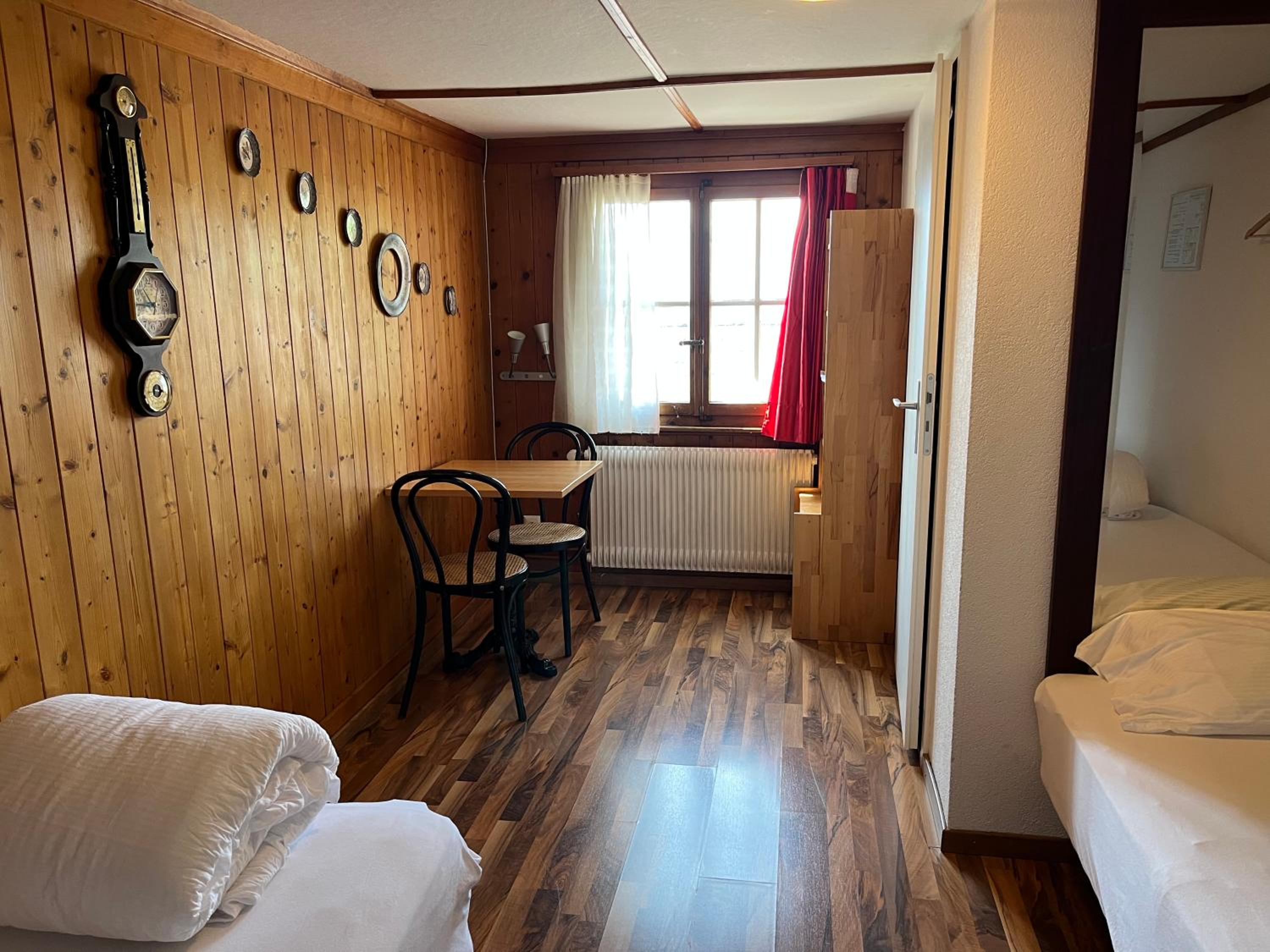 Budget Double Room - Photo 9