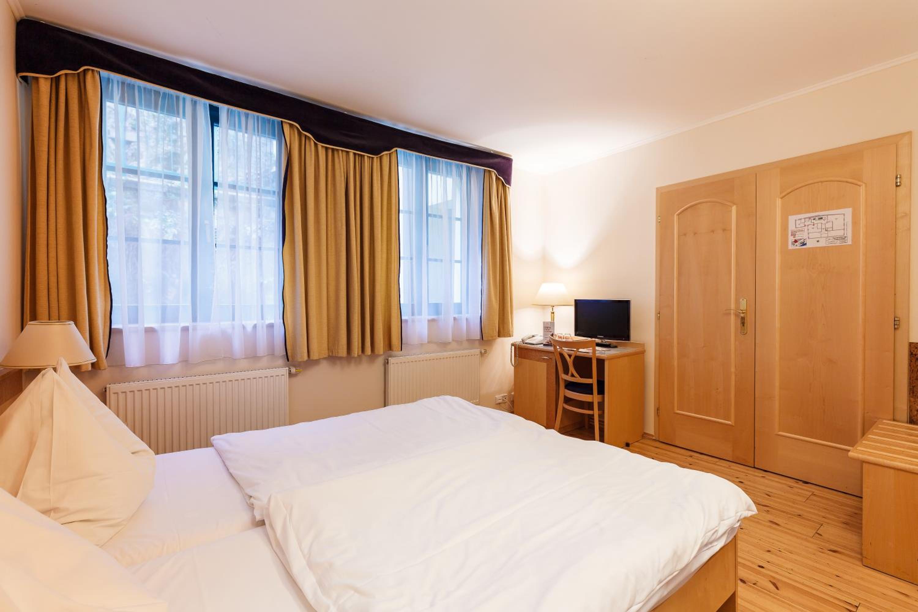 Double Room - Photo 4
