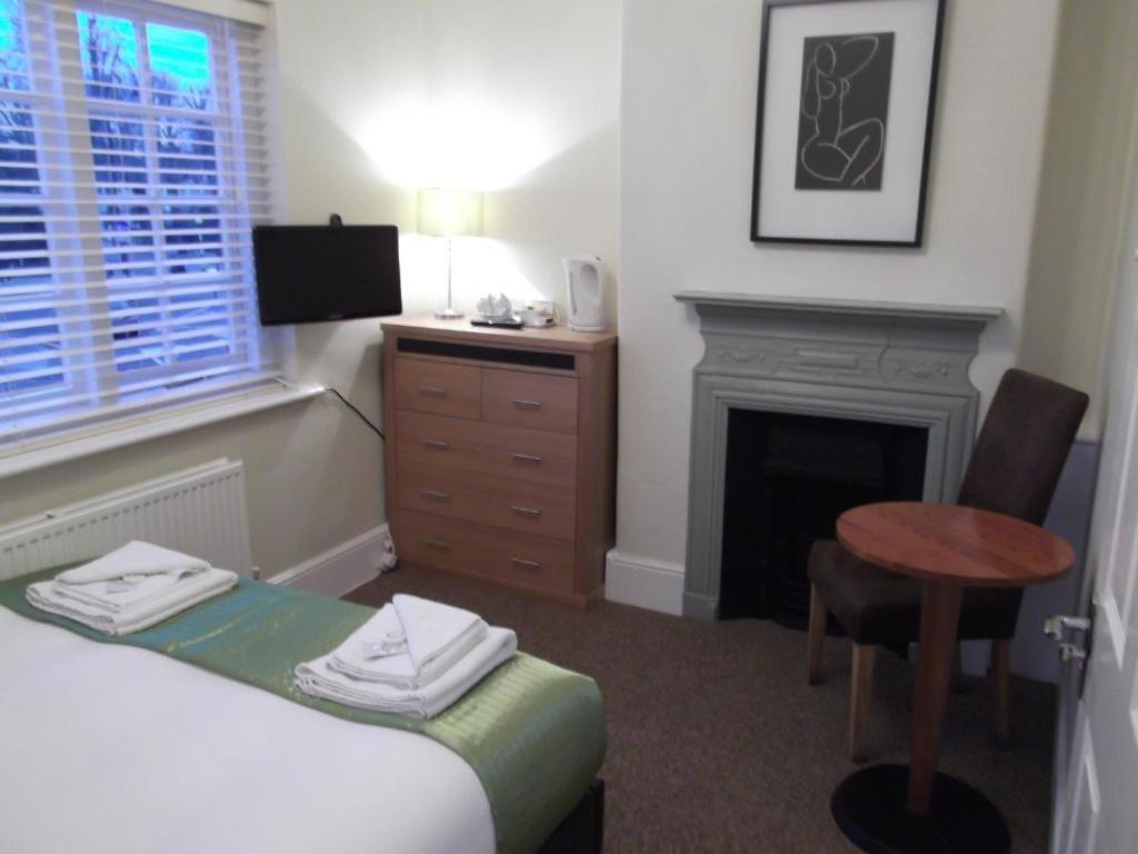 Double Room with Private Bathroom photo 2